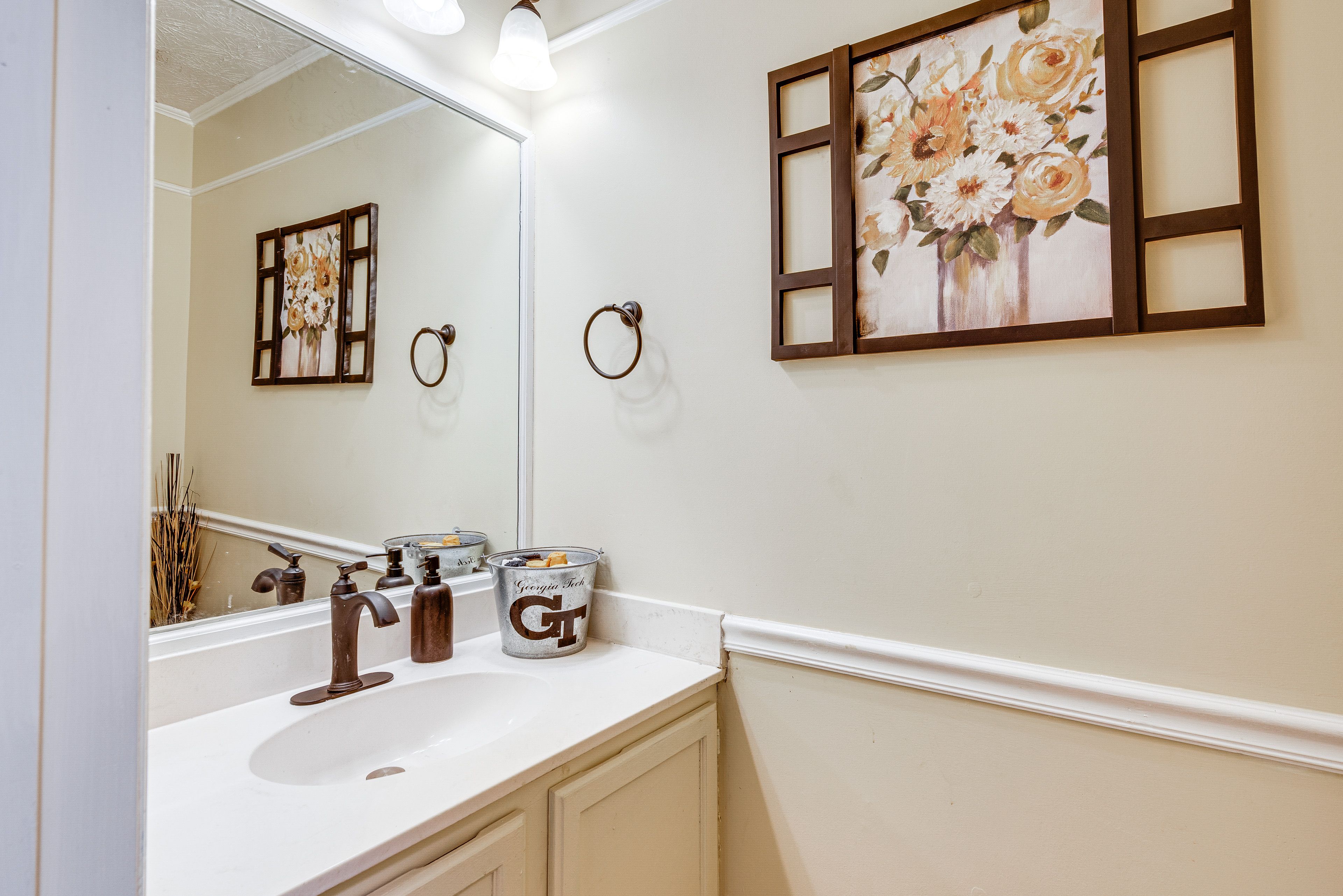 Half Bathroom | 2nd Floor