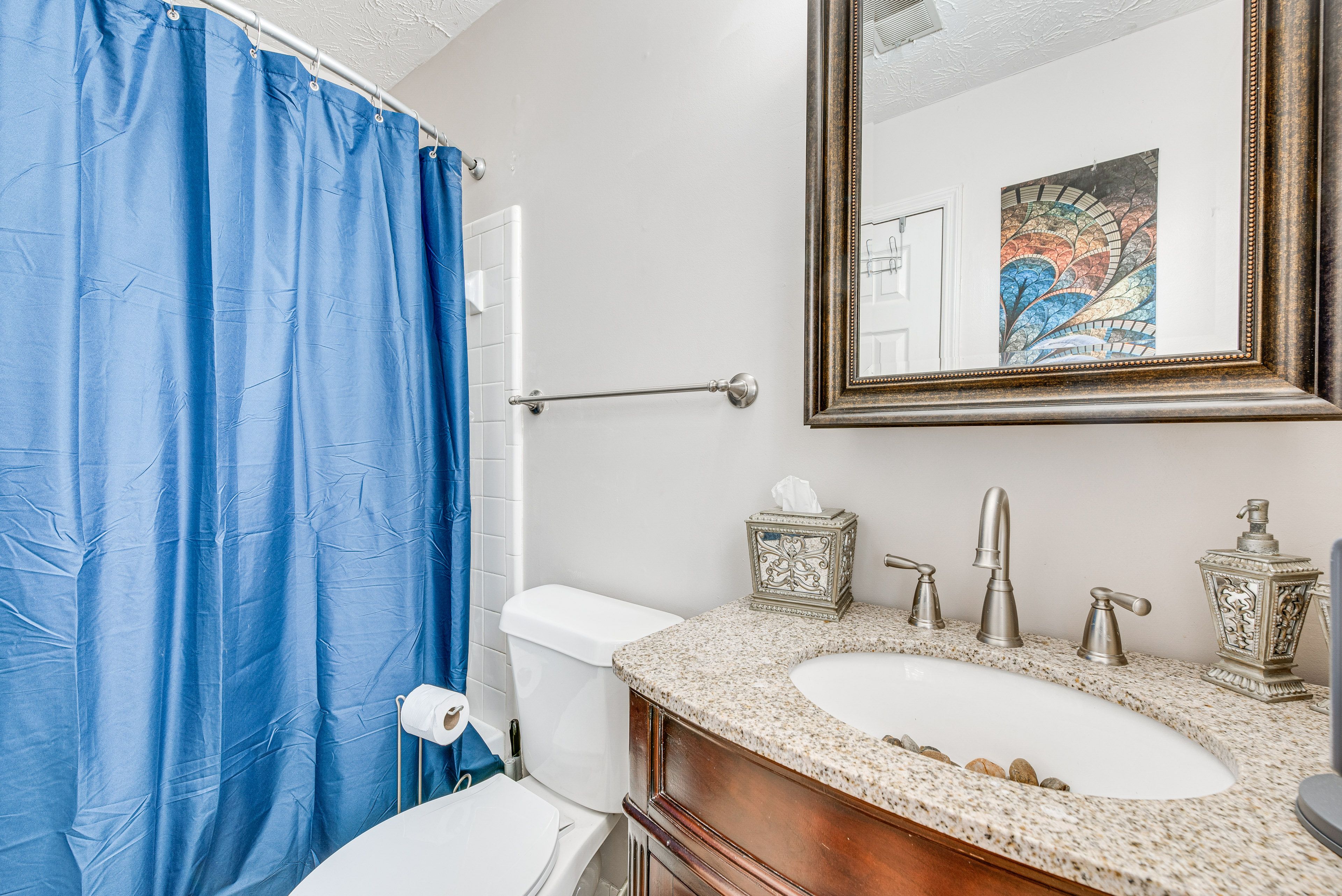 Full Bathroom | 3rd Floor