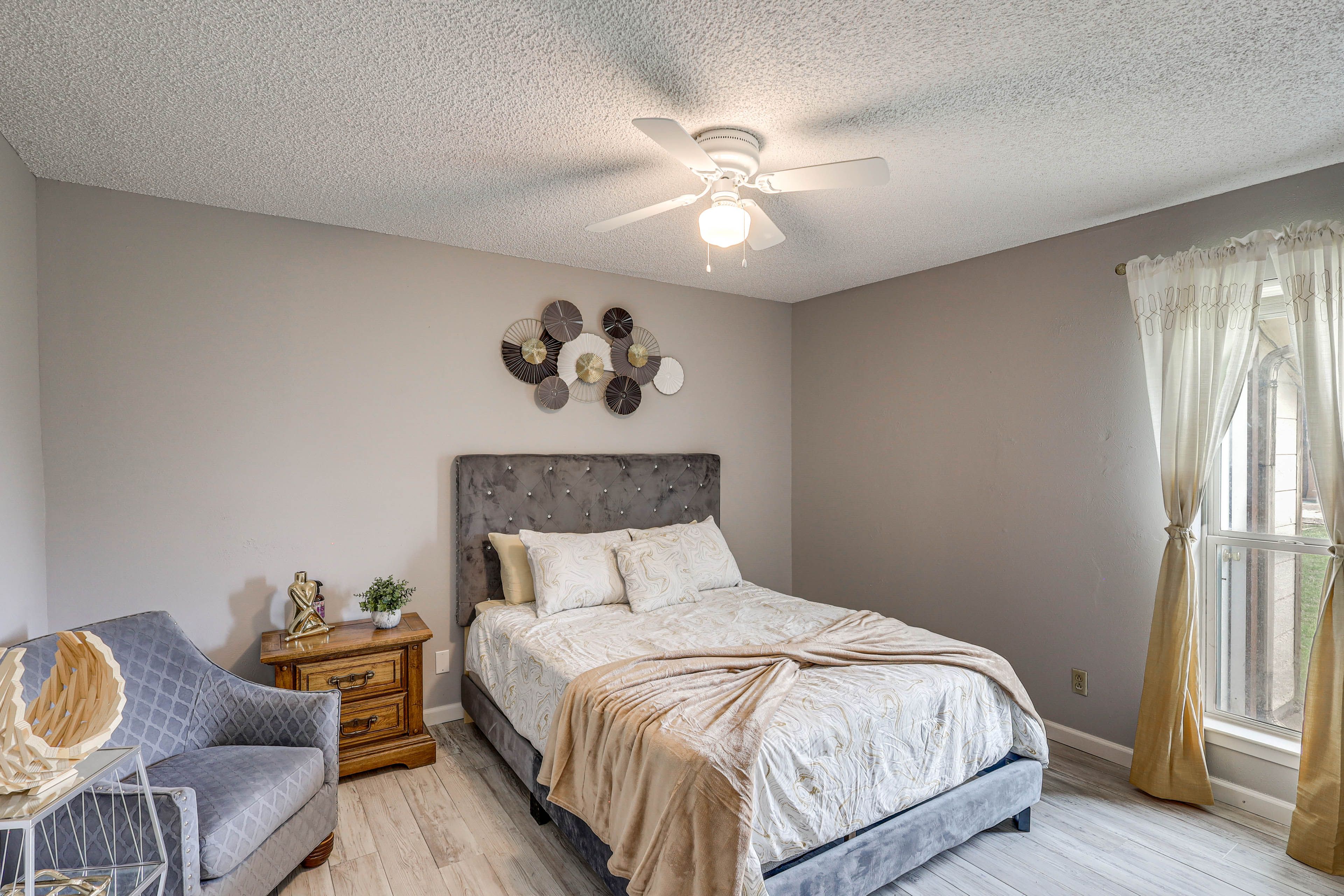 Bedroom 1 | Queen Bed | Linens Provided