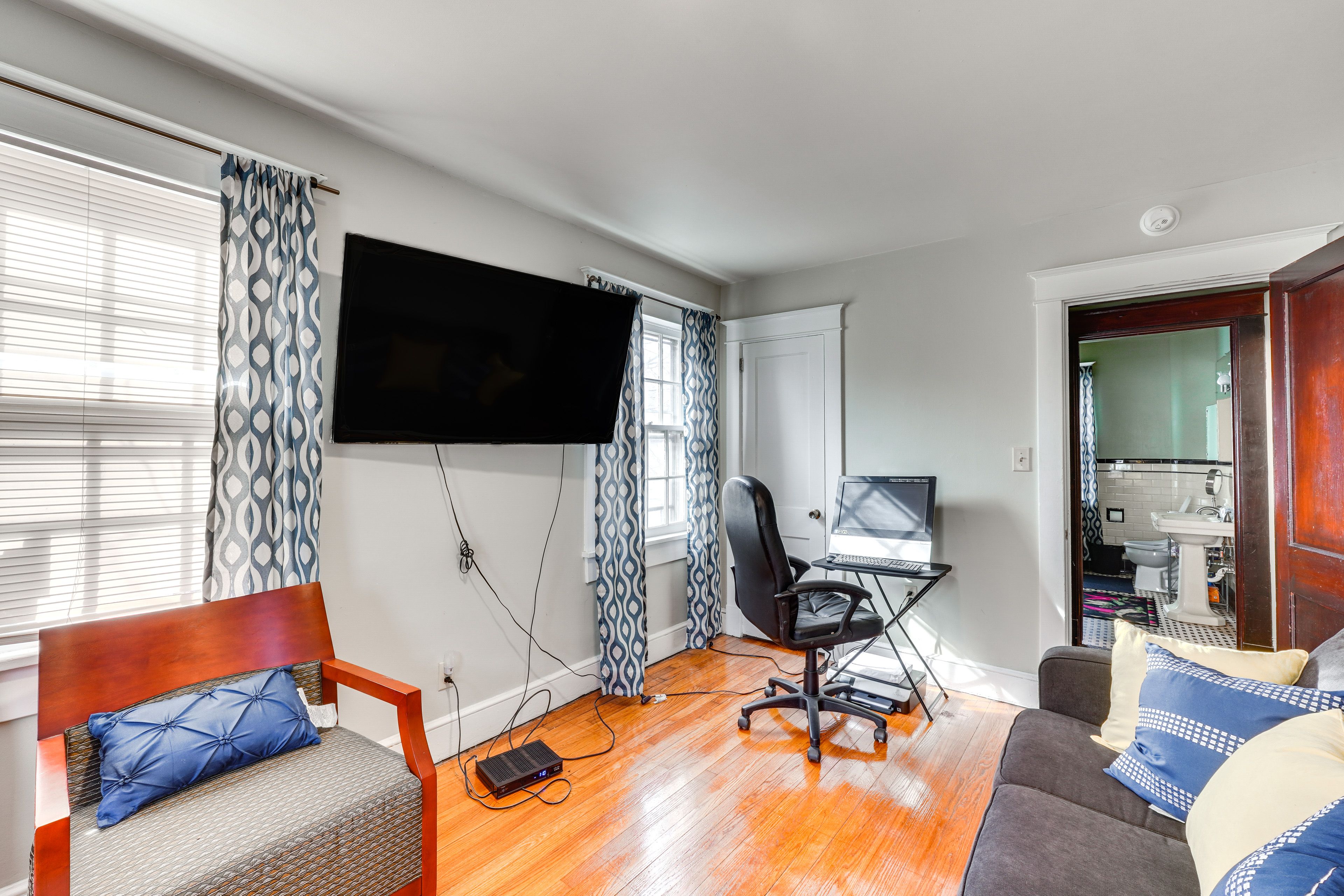 Living Room | Twin Bed | Smart TV | Computer w/ Printer