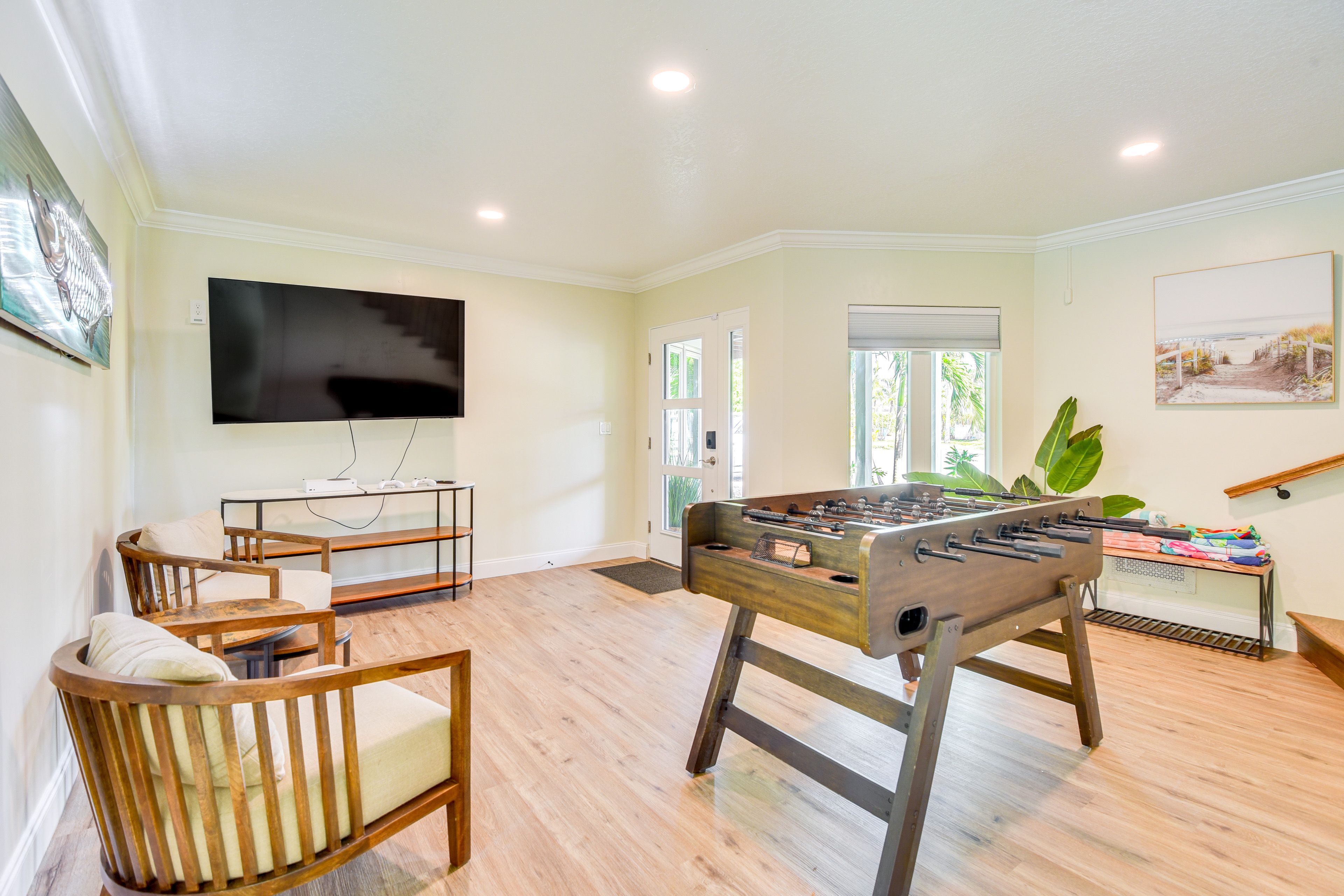 Sitting Room | Smart TV | Foosball Table | 1st Floor