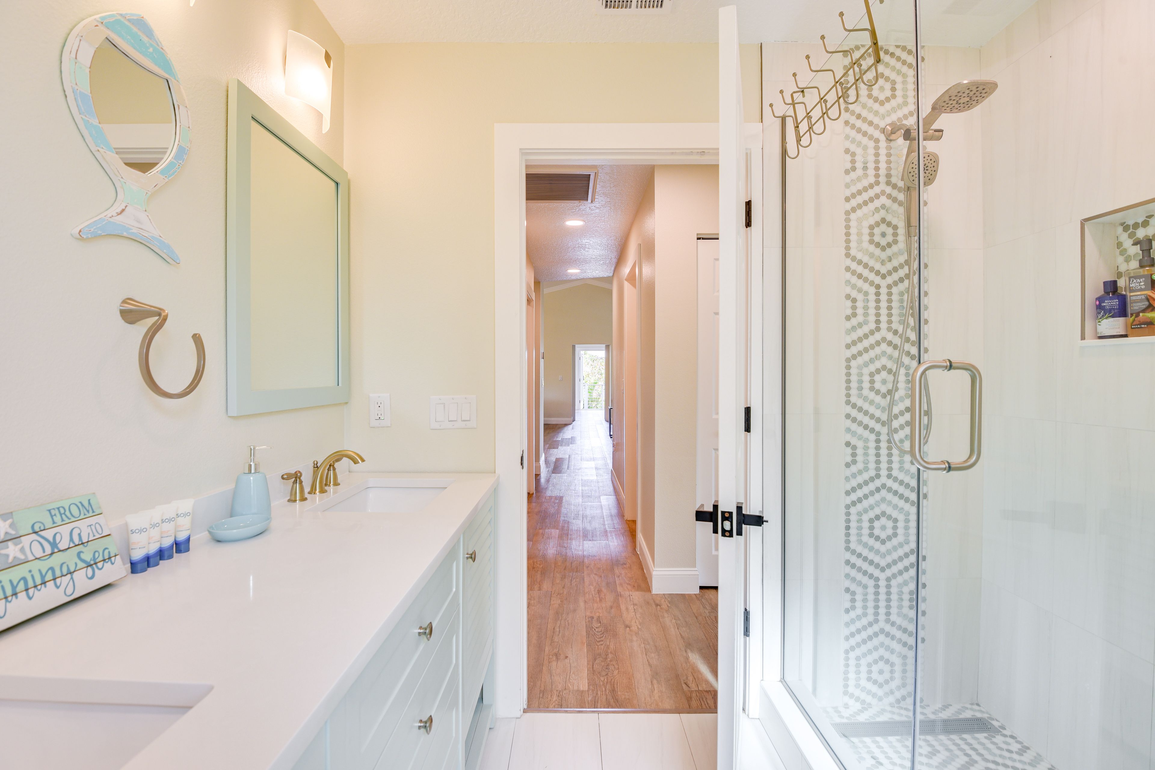 Full Bathroom | 2nd Floor