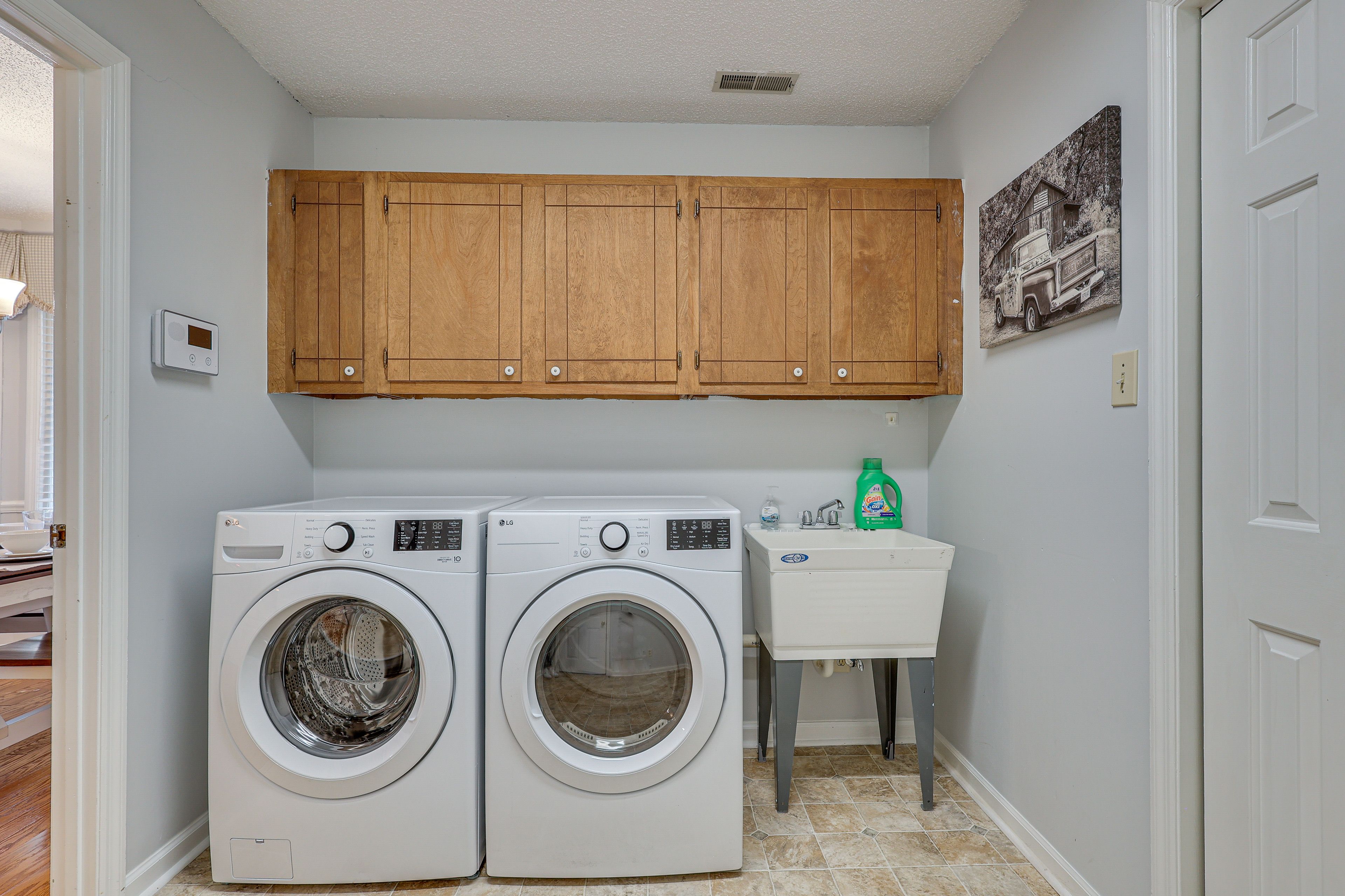 Laundry | Detergent Provided