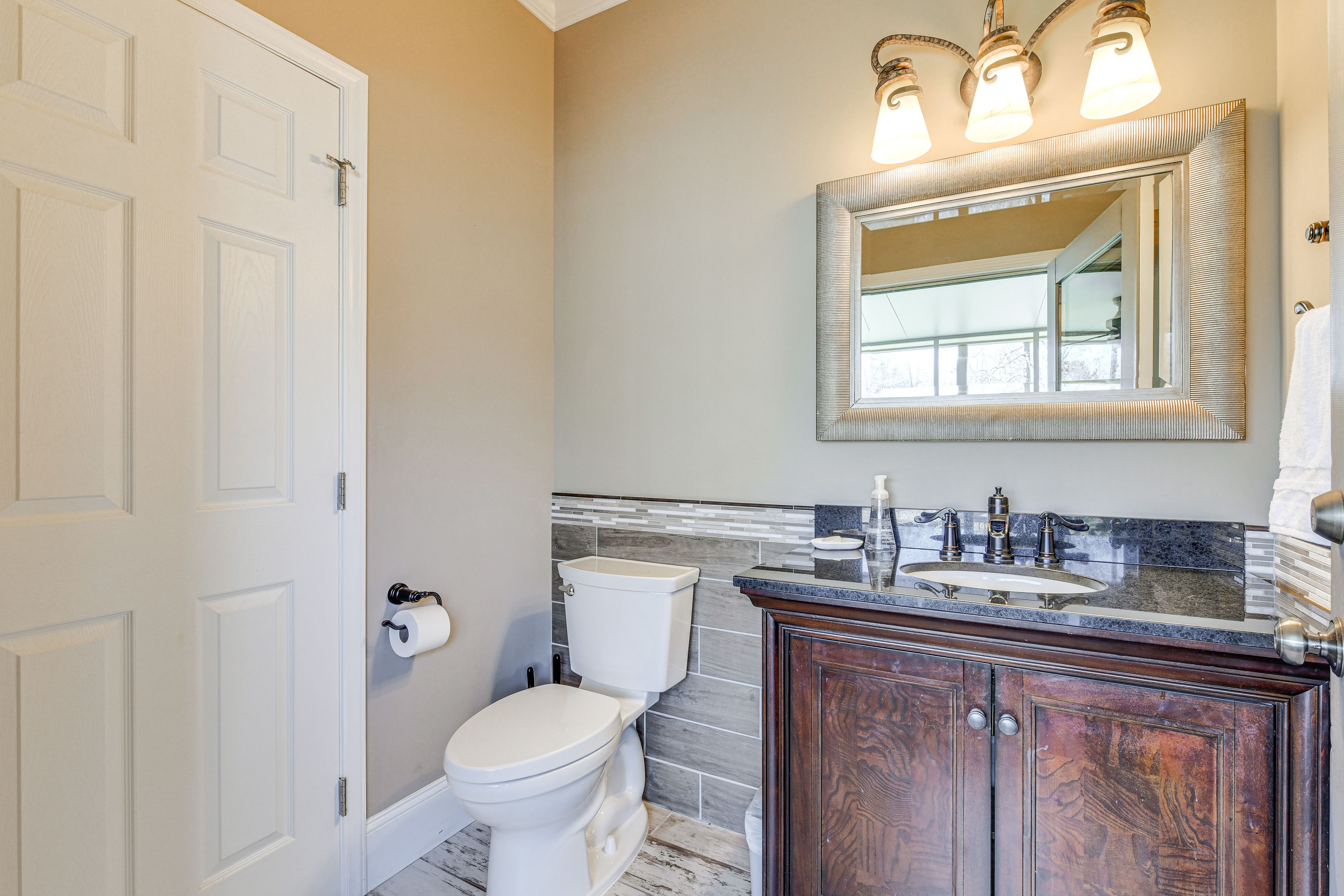 Half Bathroom | 1st Floor