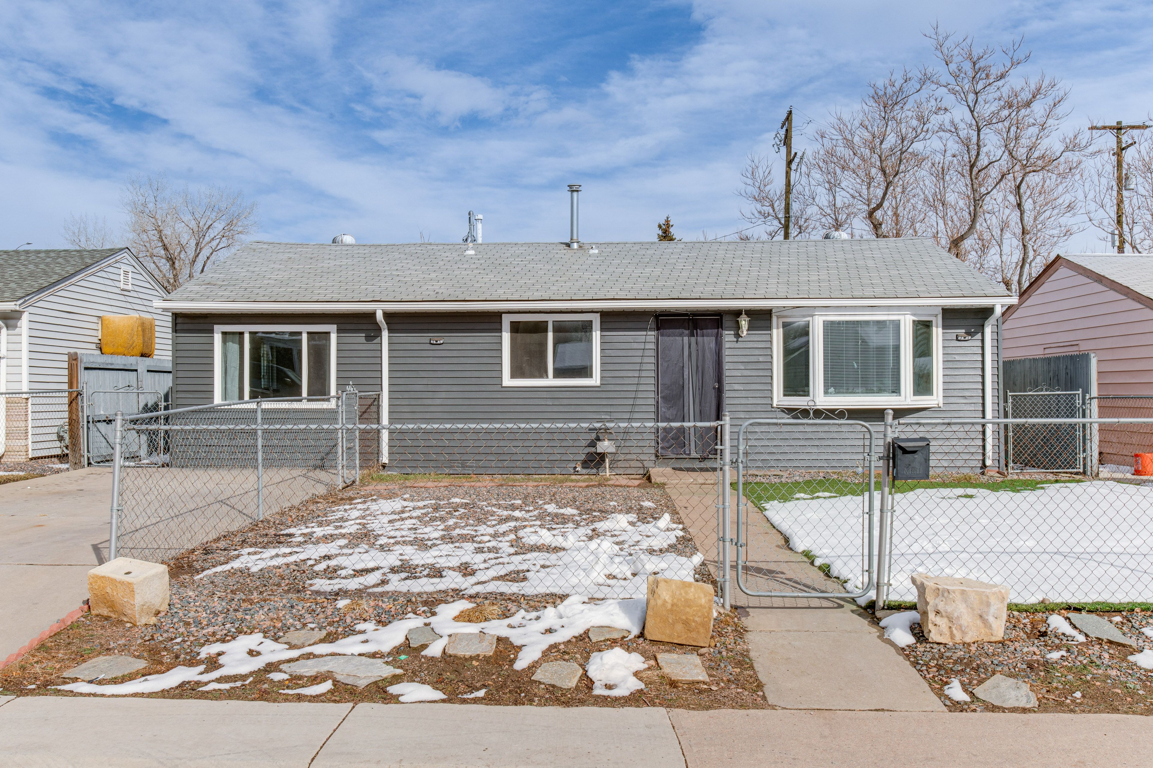 Home Exterior | Single Story