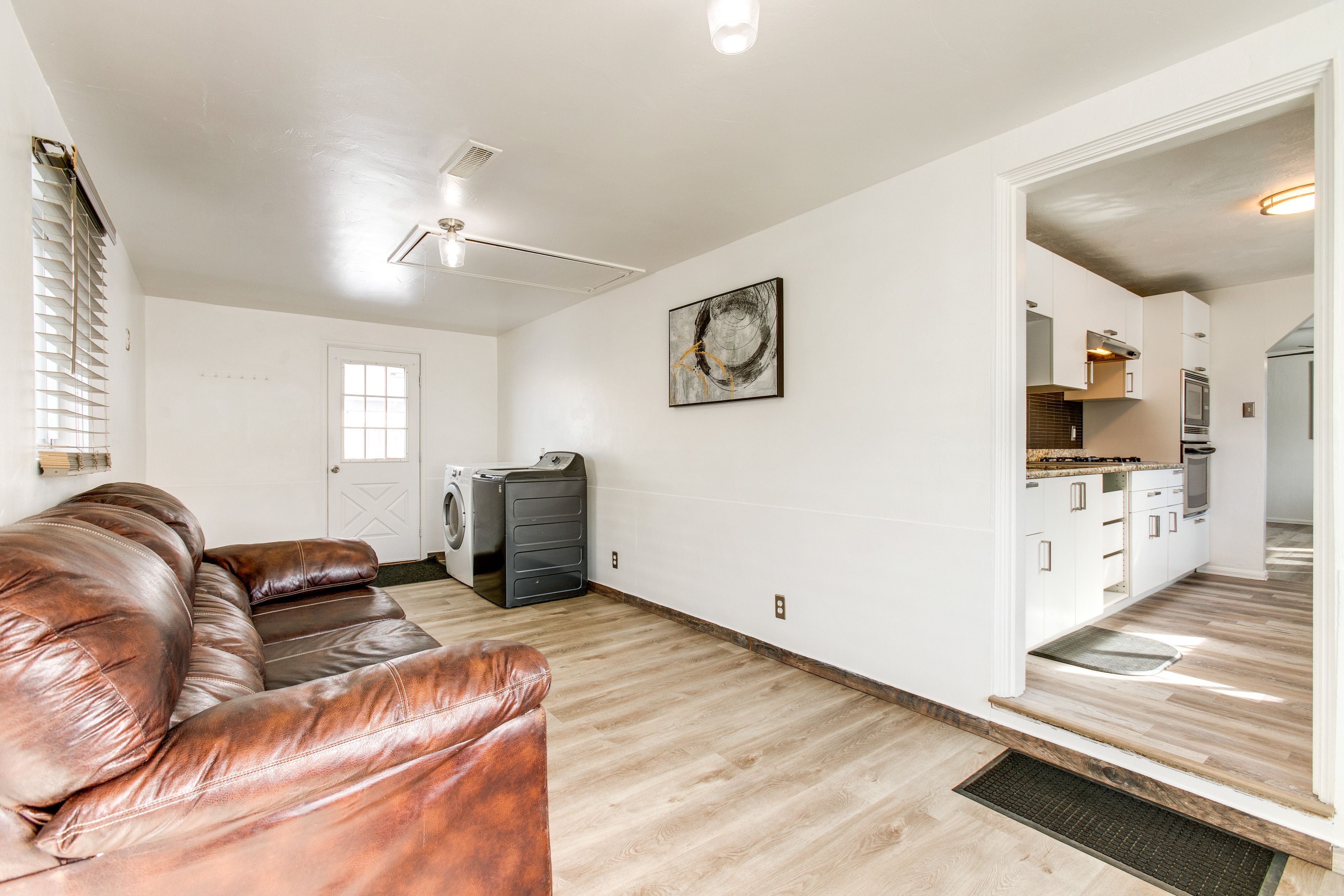 Bonus Room | 1 Step to Enter | Full Futon