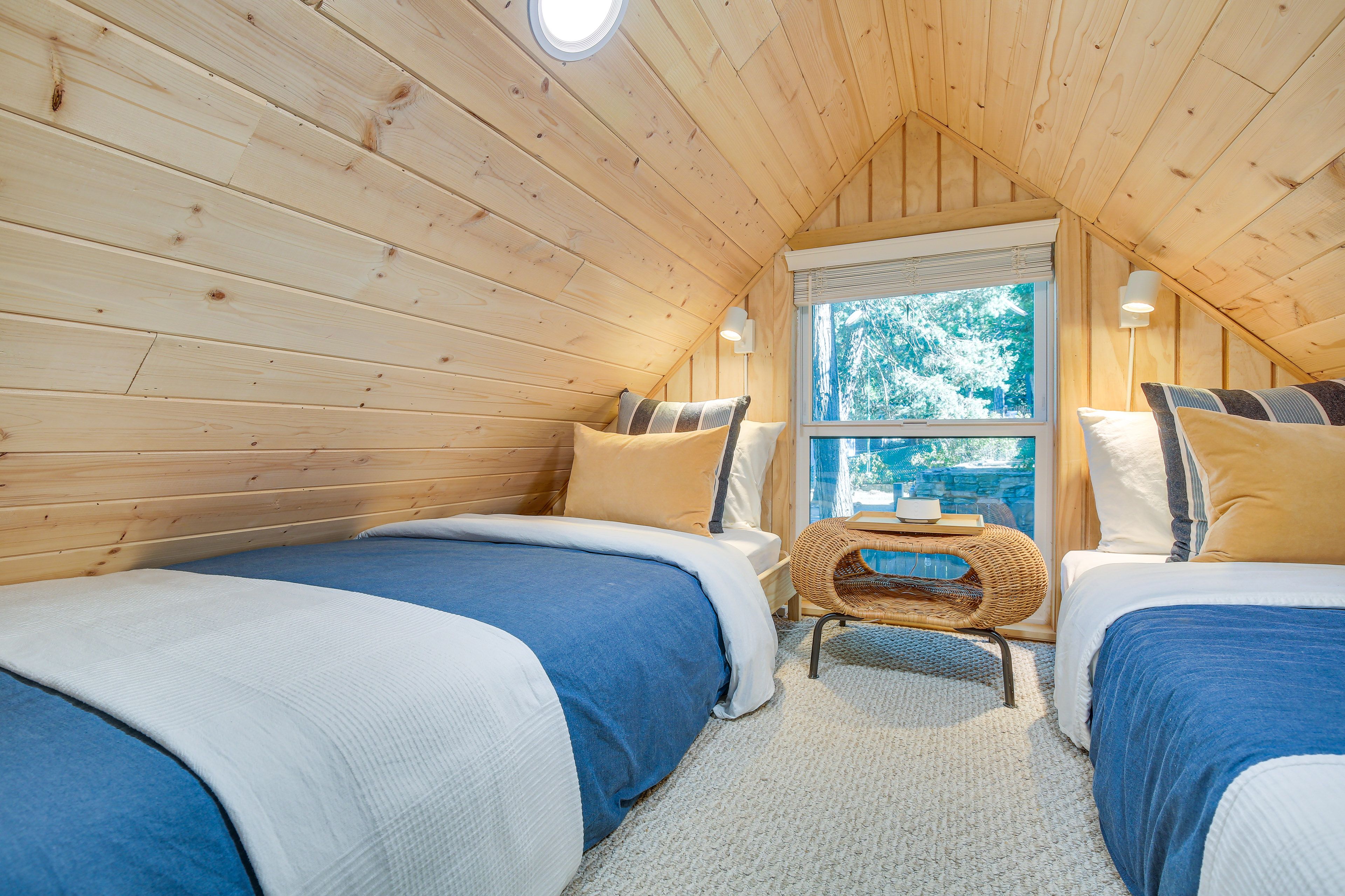 Addt'l Lofted Sleeping Area | 2 Twin Beds | 2nd Floor | Ladder Required