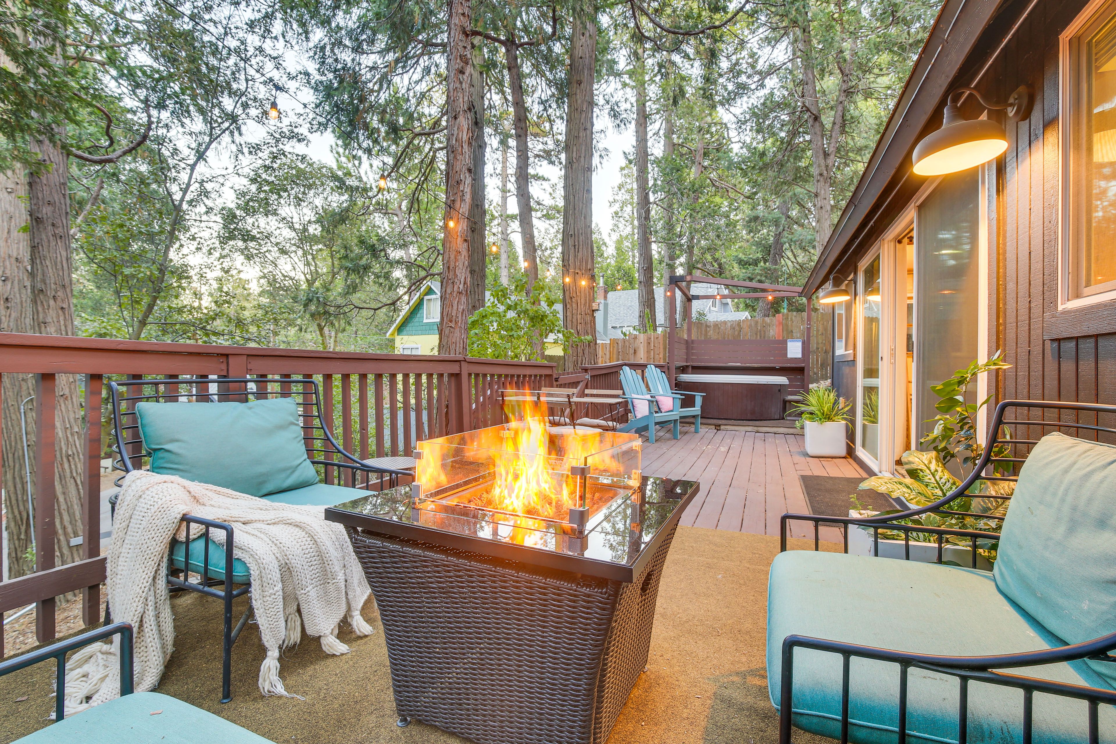 Private Deck | Fire Pit