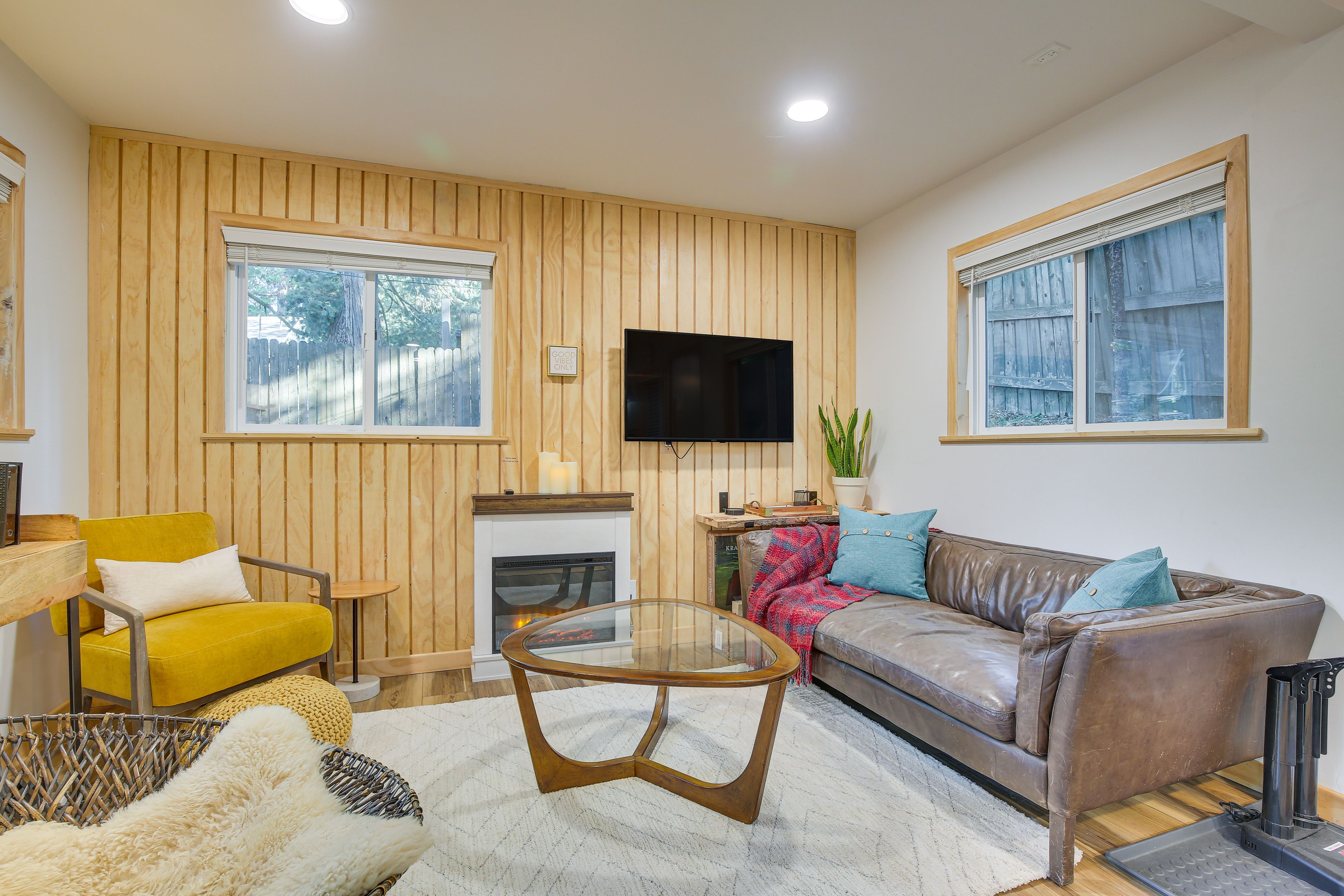 Living Room | Electric Fireplace | Smart TV | 1st Floor