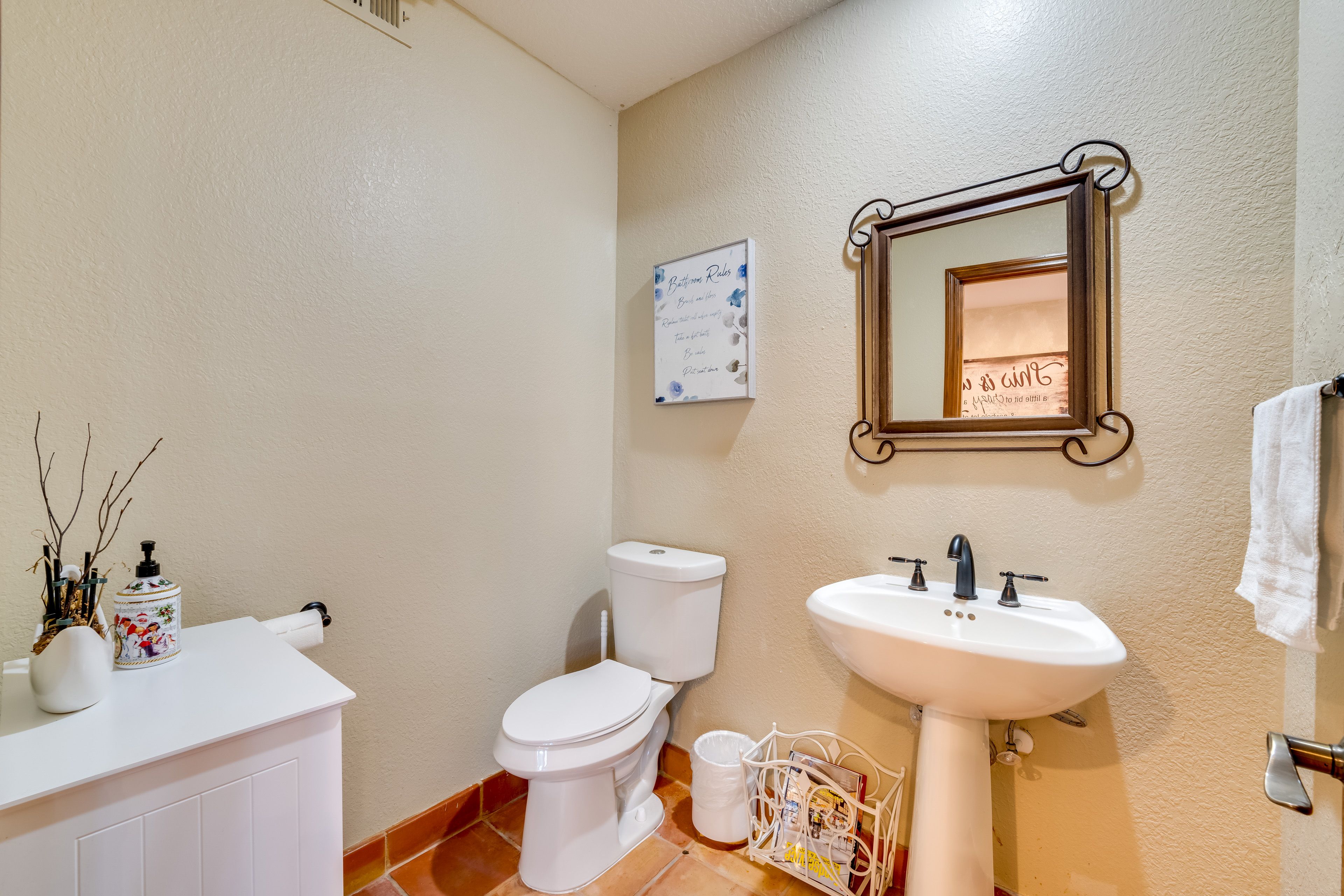 Half Bathroom | 1st Floor