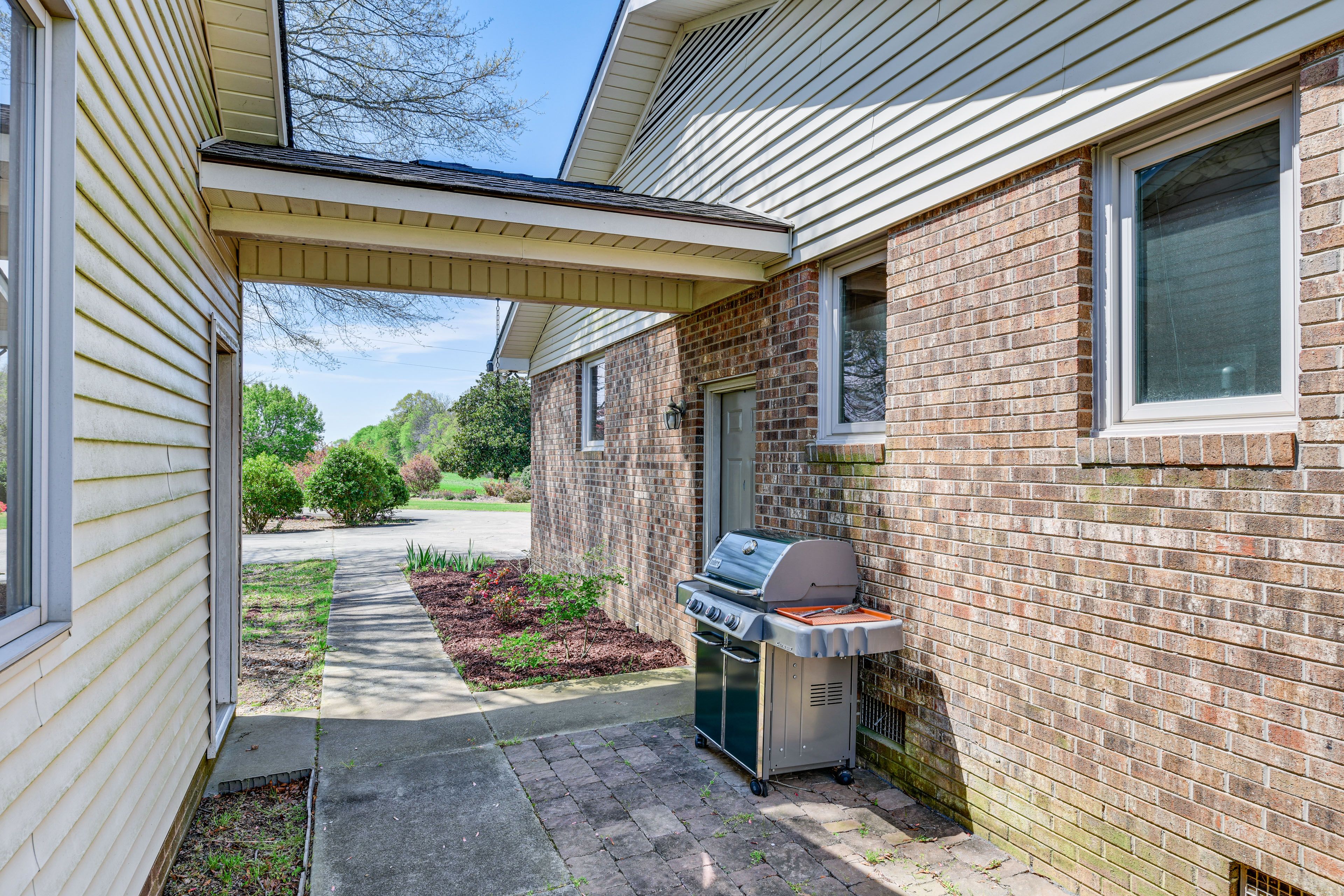 Exterior | Gas Grill