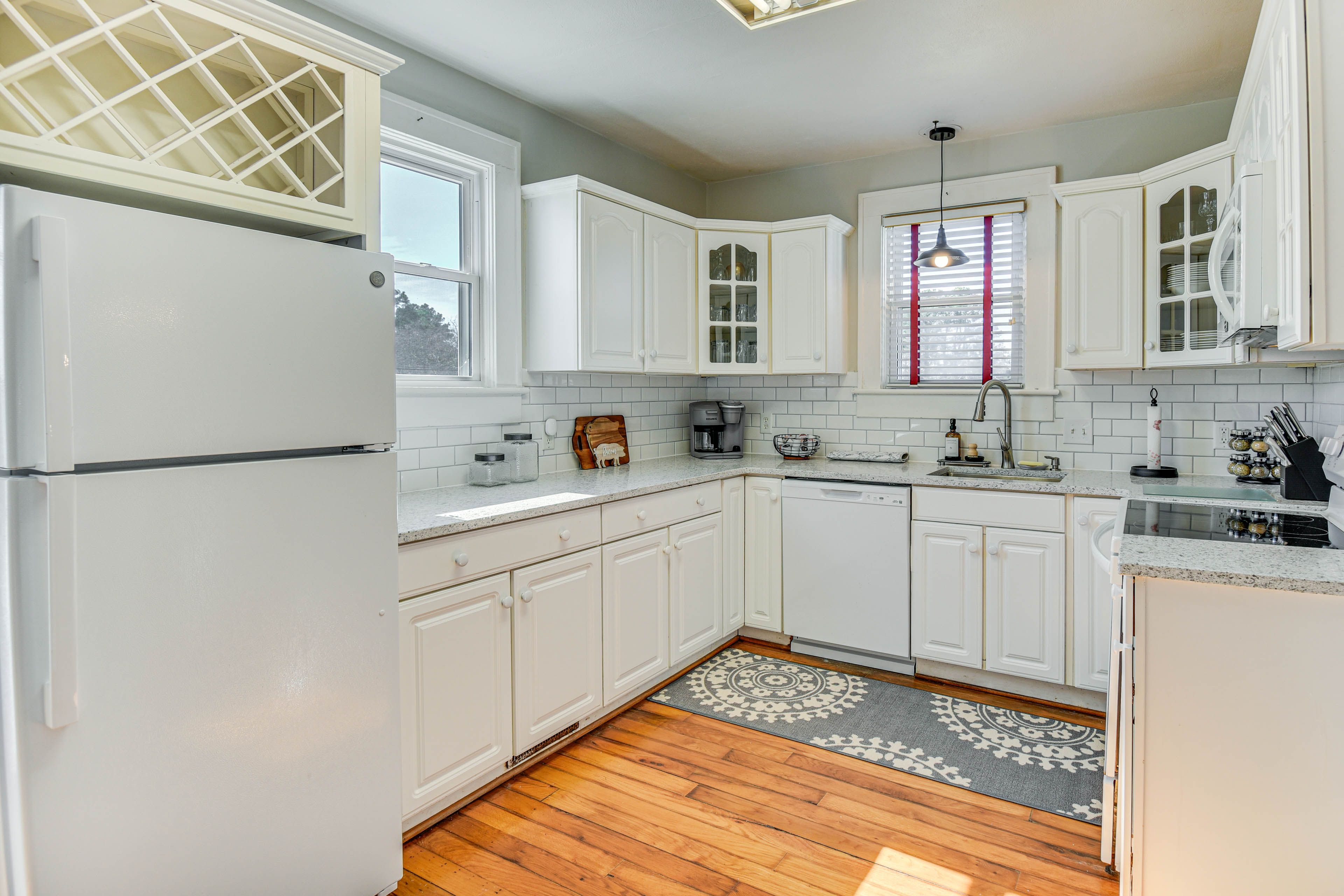 Kitchen | Toaster | Blender | Spices | 1st Floor
