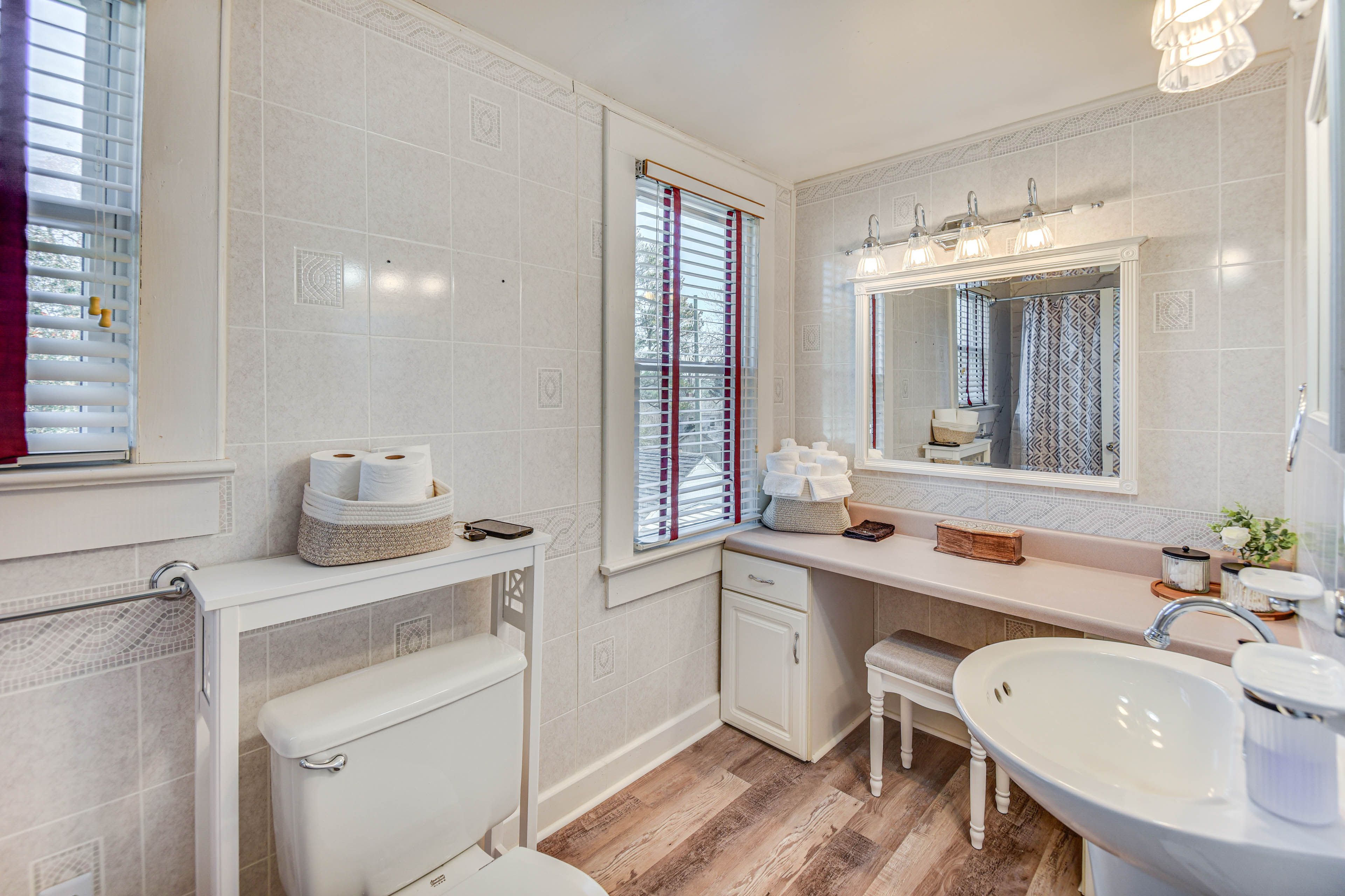 Full Bath | Towels | Hair Dryer | 2nd Floor