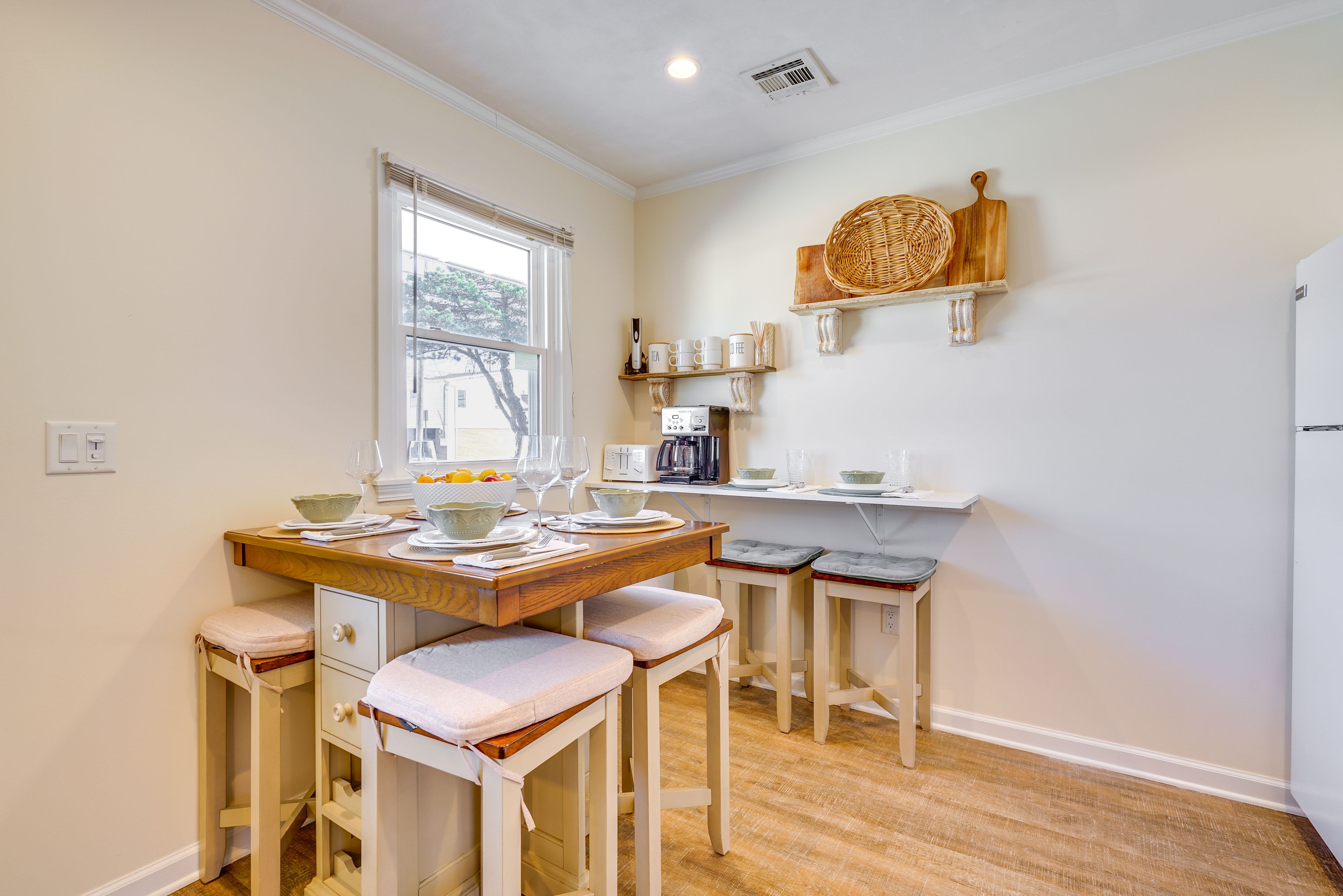 Dining Area | Free WiFi | Single-Story Unit