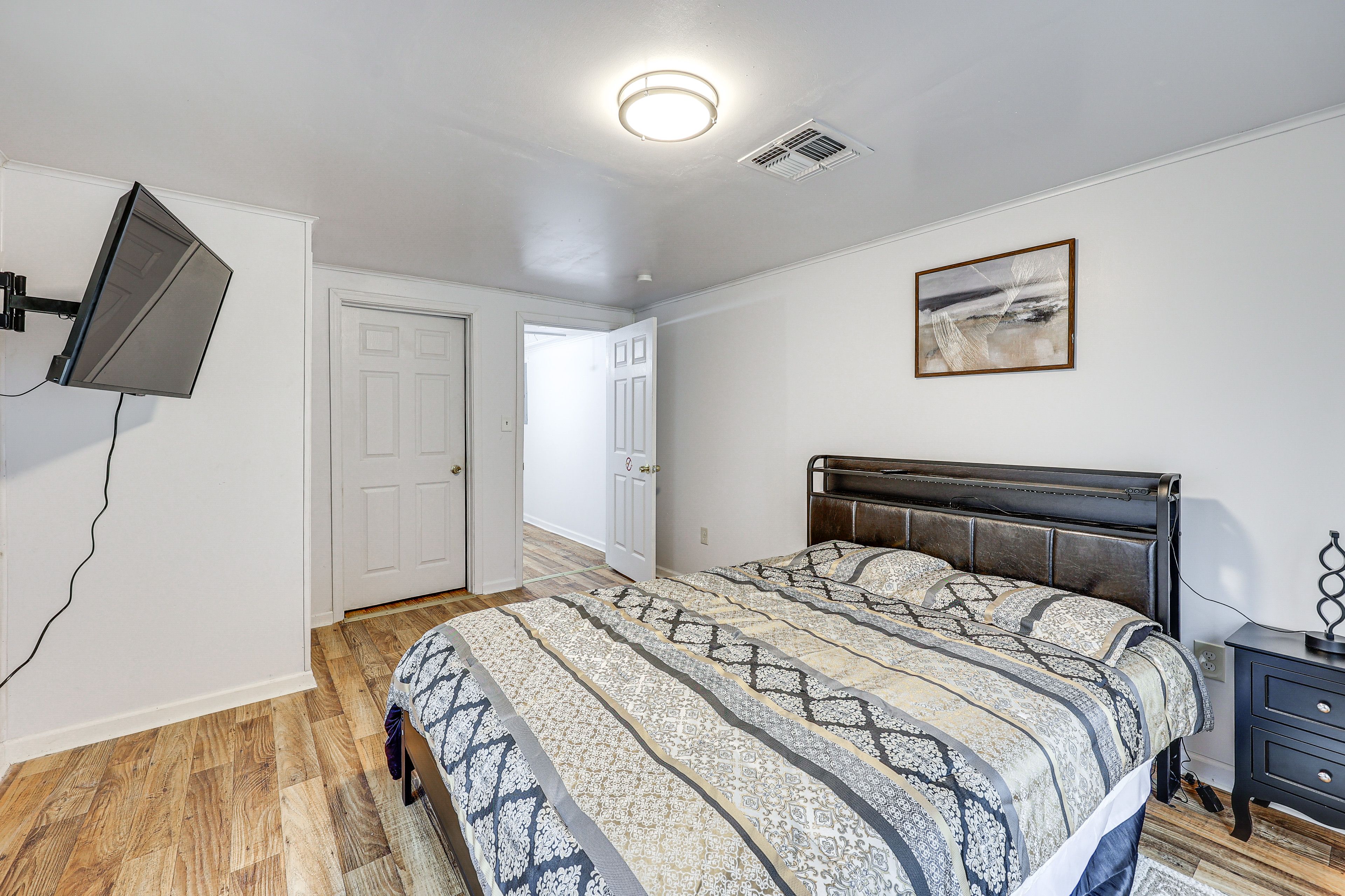 Bedroom 2 | Queen Bed | Queen Air Mattress Available