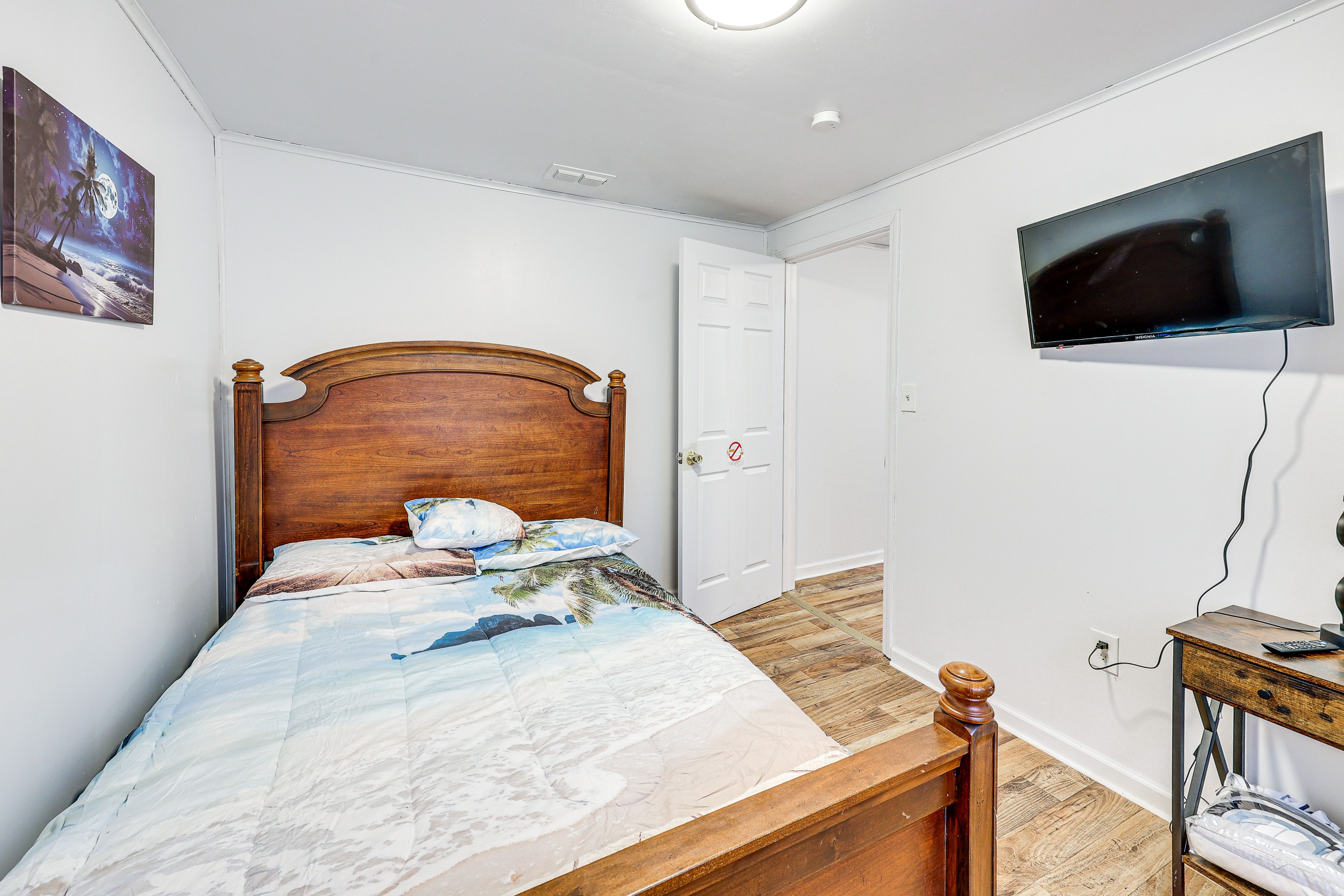Bedroom 1 | Full Bed | Linens Provided