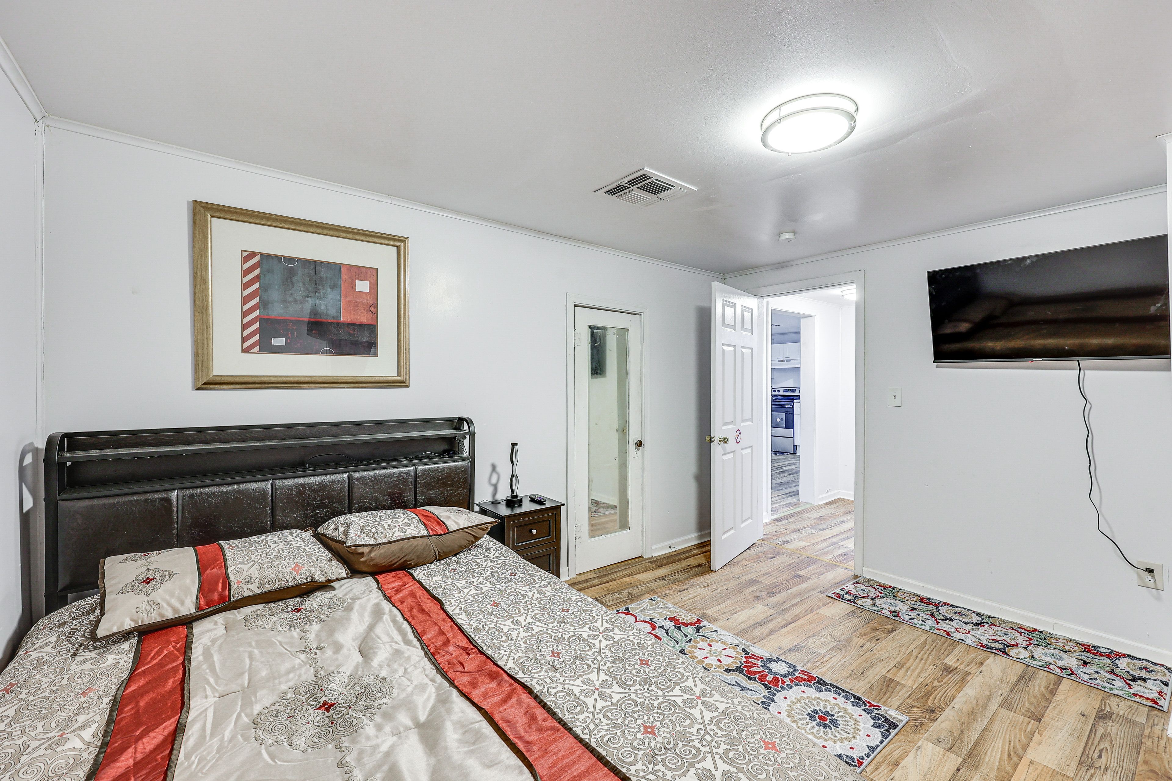 Bedroom 3 | Queen Bed