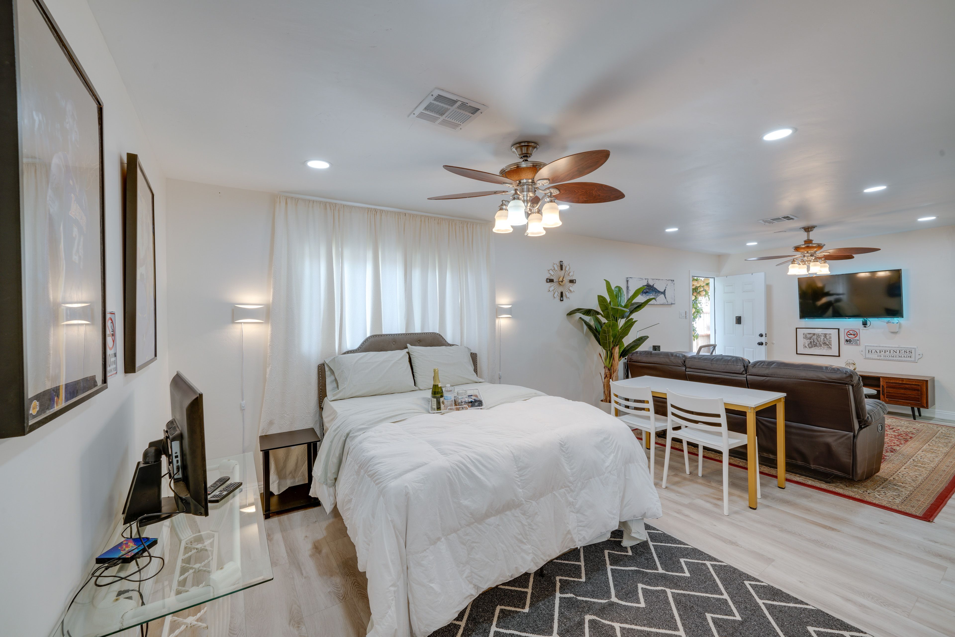 Bakersfield Vacation Rental | Studio | 1BA | 350 Sq Ft | Step-Free Access
