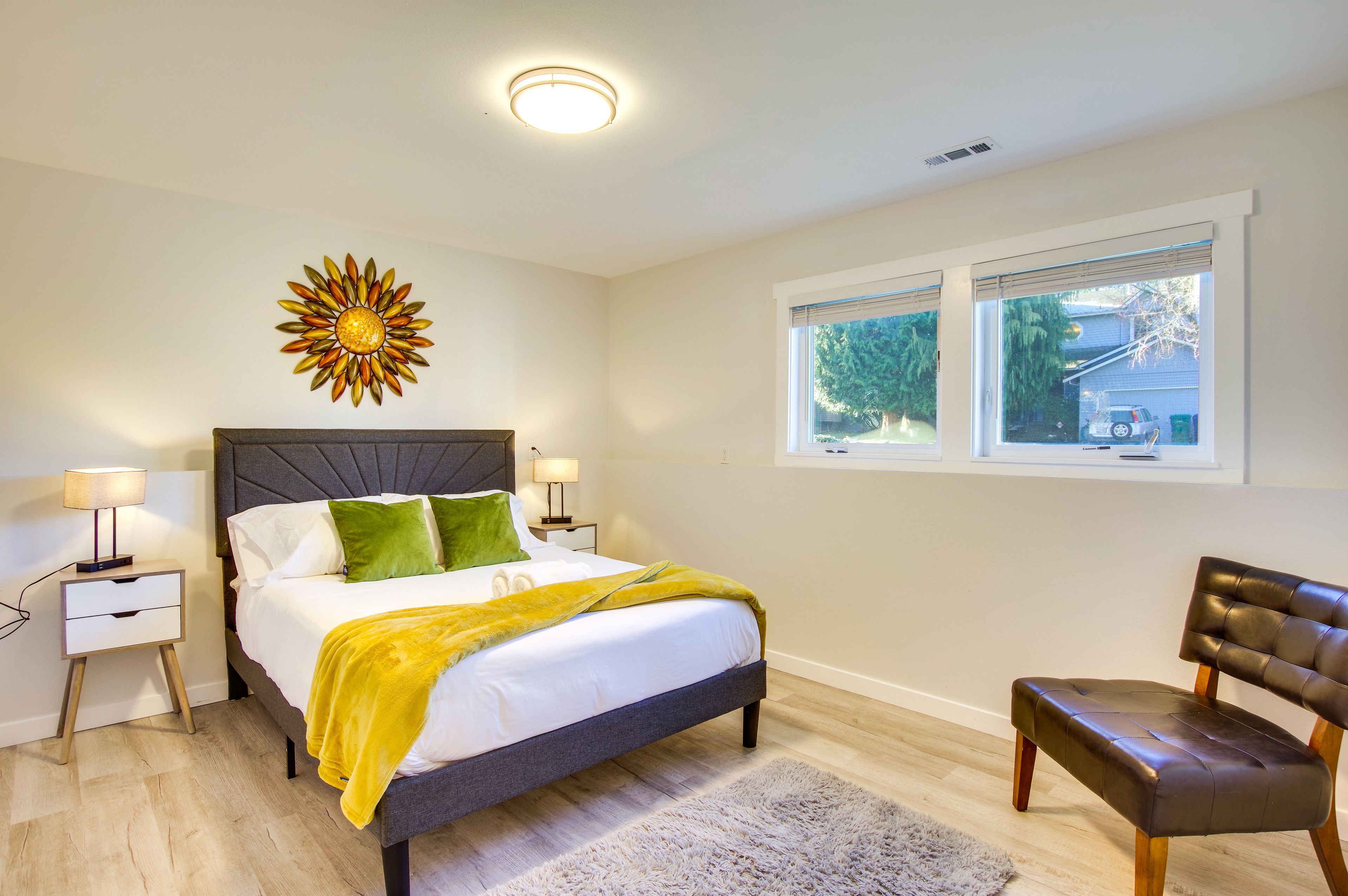 Bedroom 5 | 1st Floor | Queen Bed