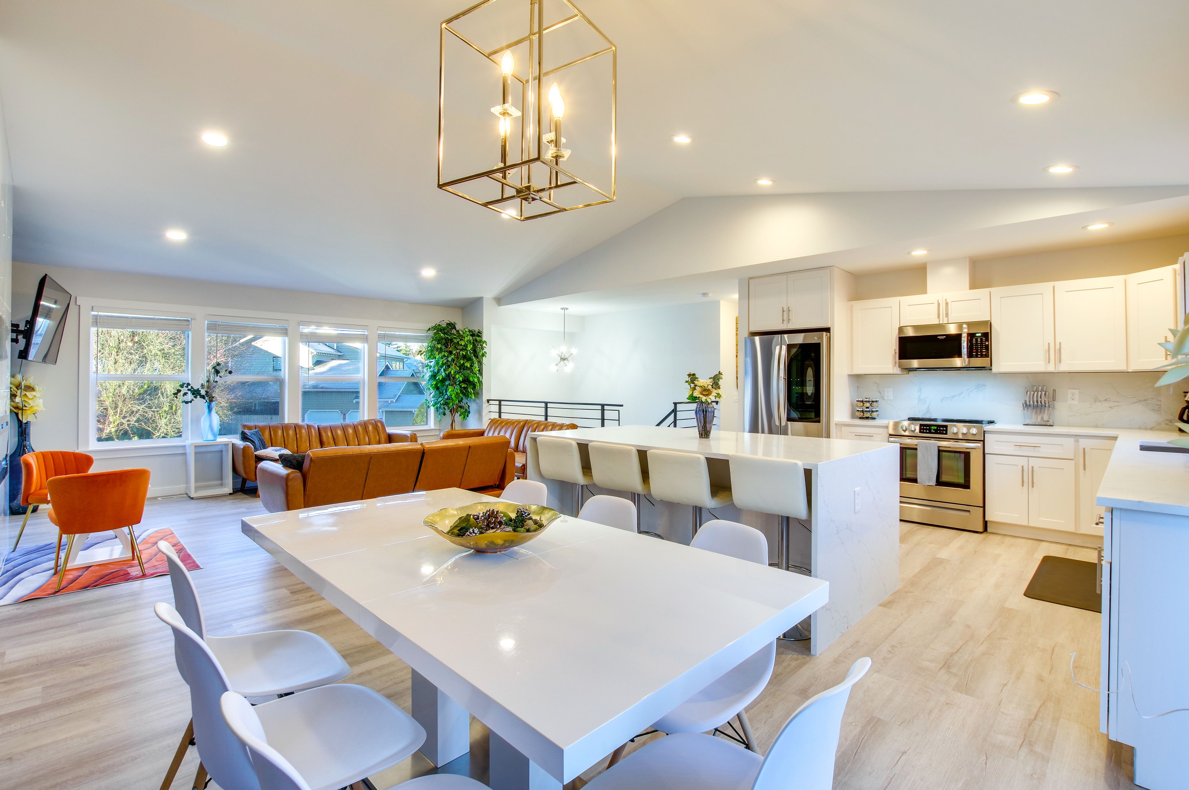 Dining Area | 2nd Floor | Dishware & Flatware Provided