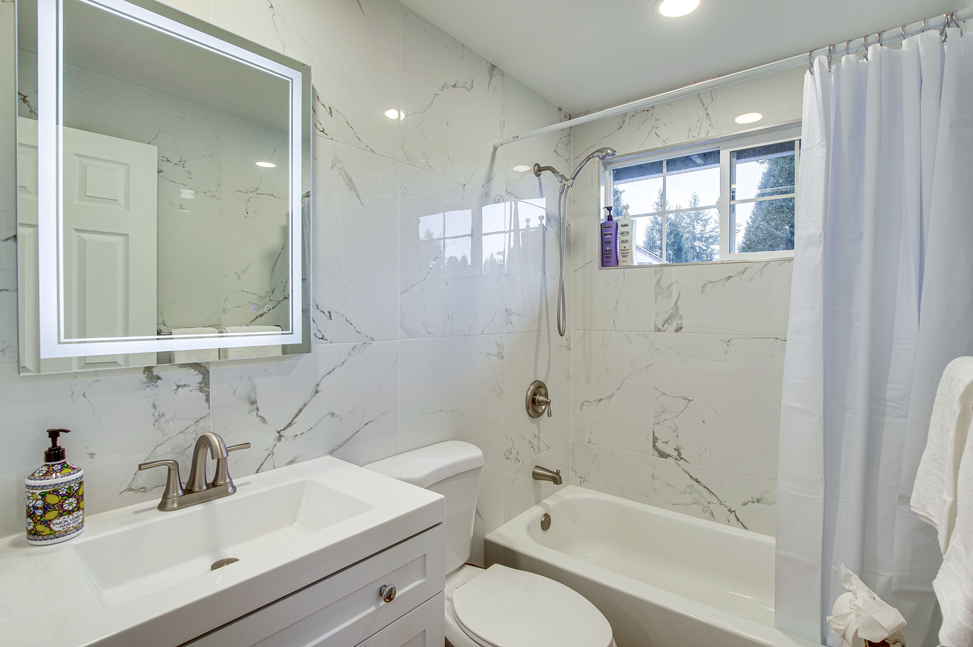 Full Bathroom