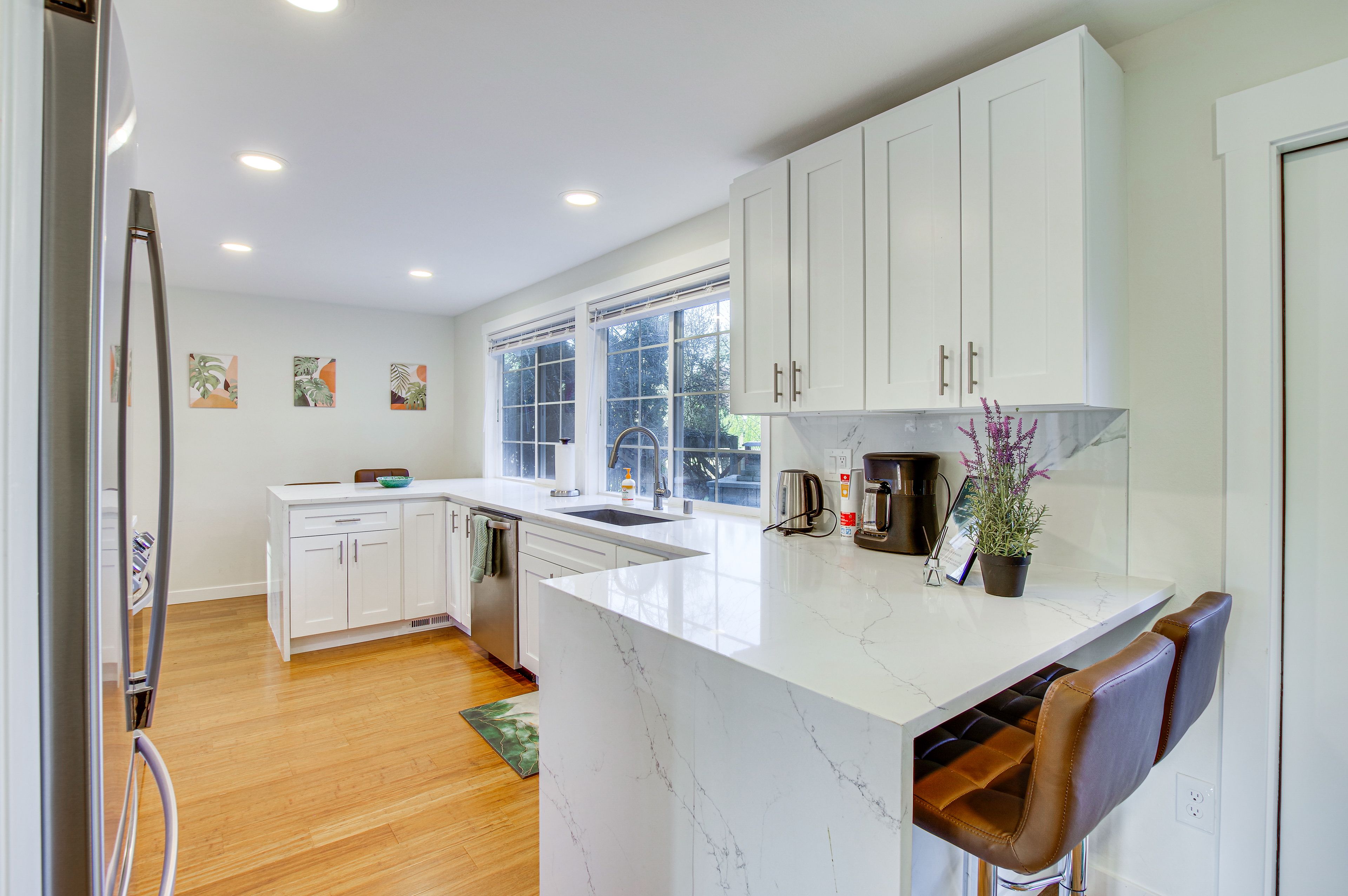 Kitchen | Main Level
