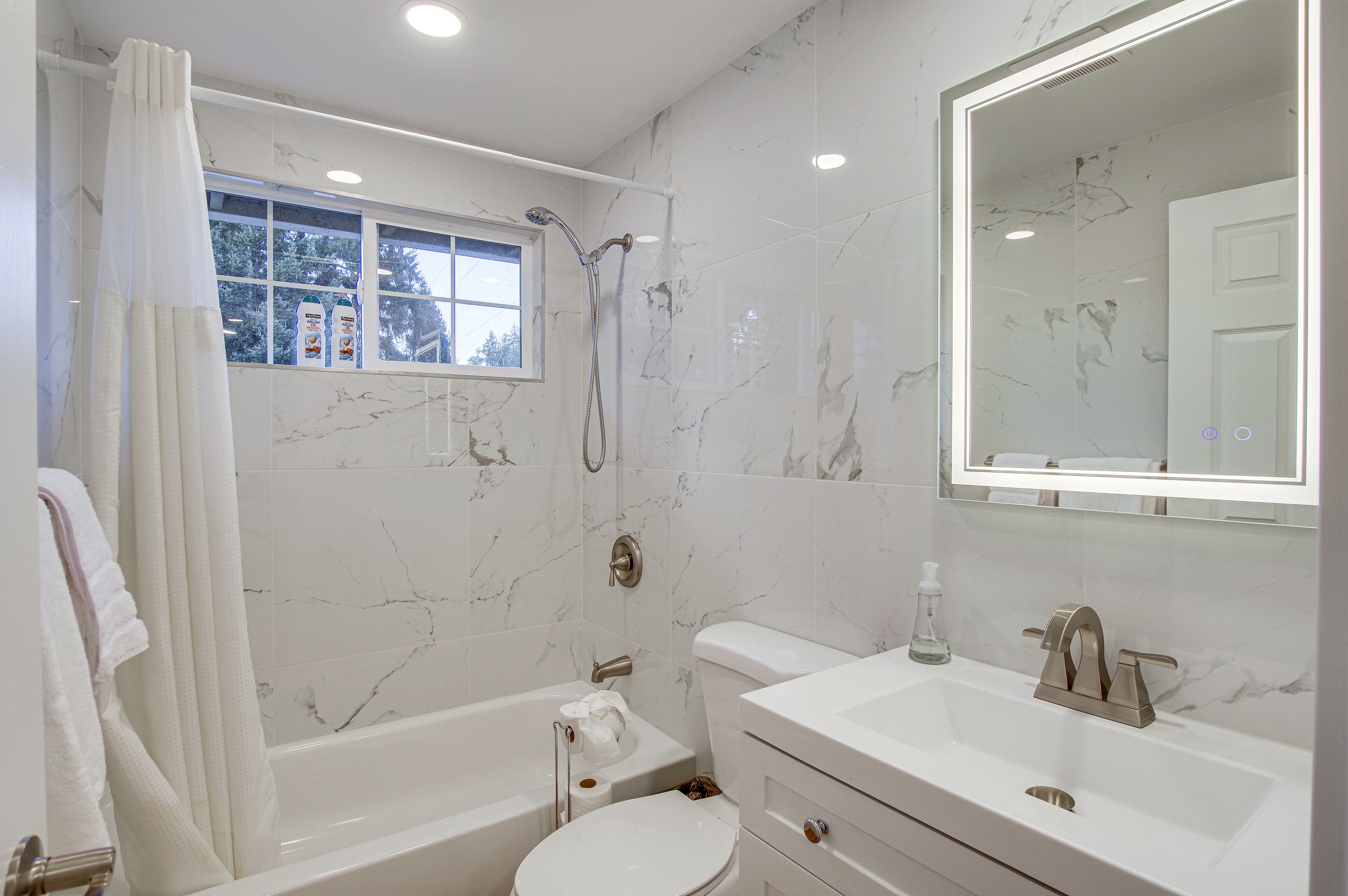 Full Bathroom