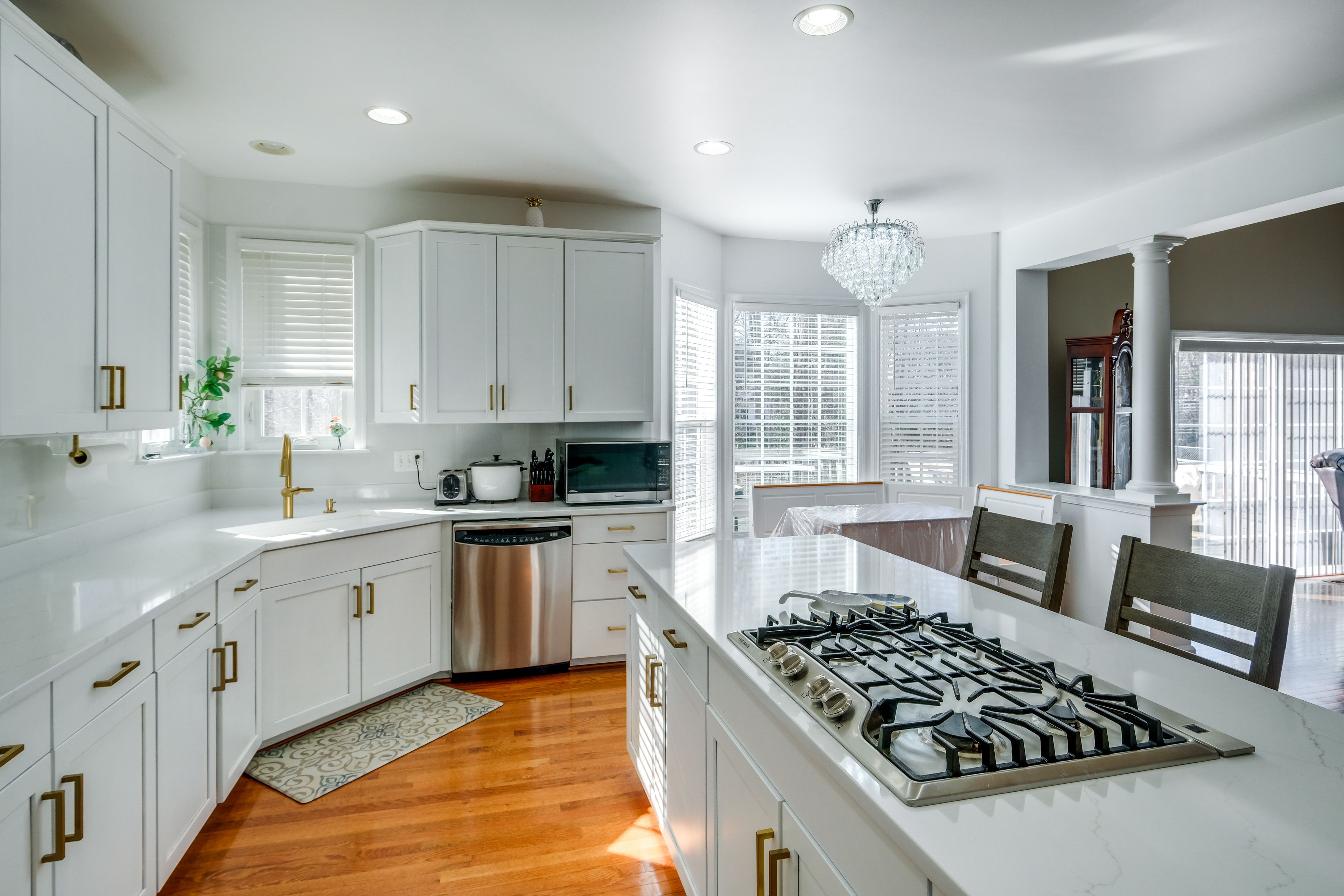 Kitchen | 1st Floor | Double Oven | Toaster | Cooking Basics