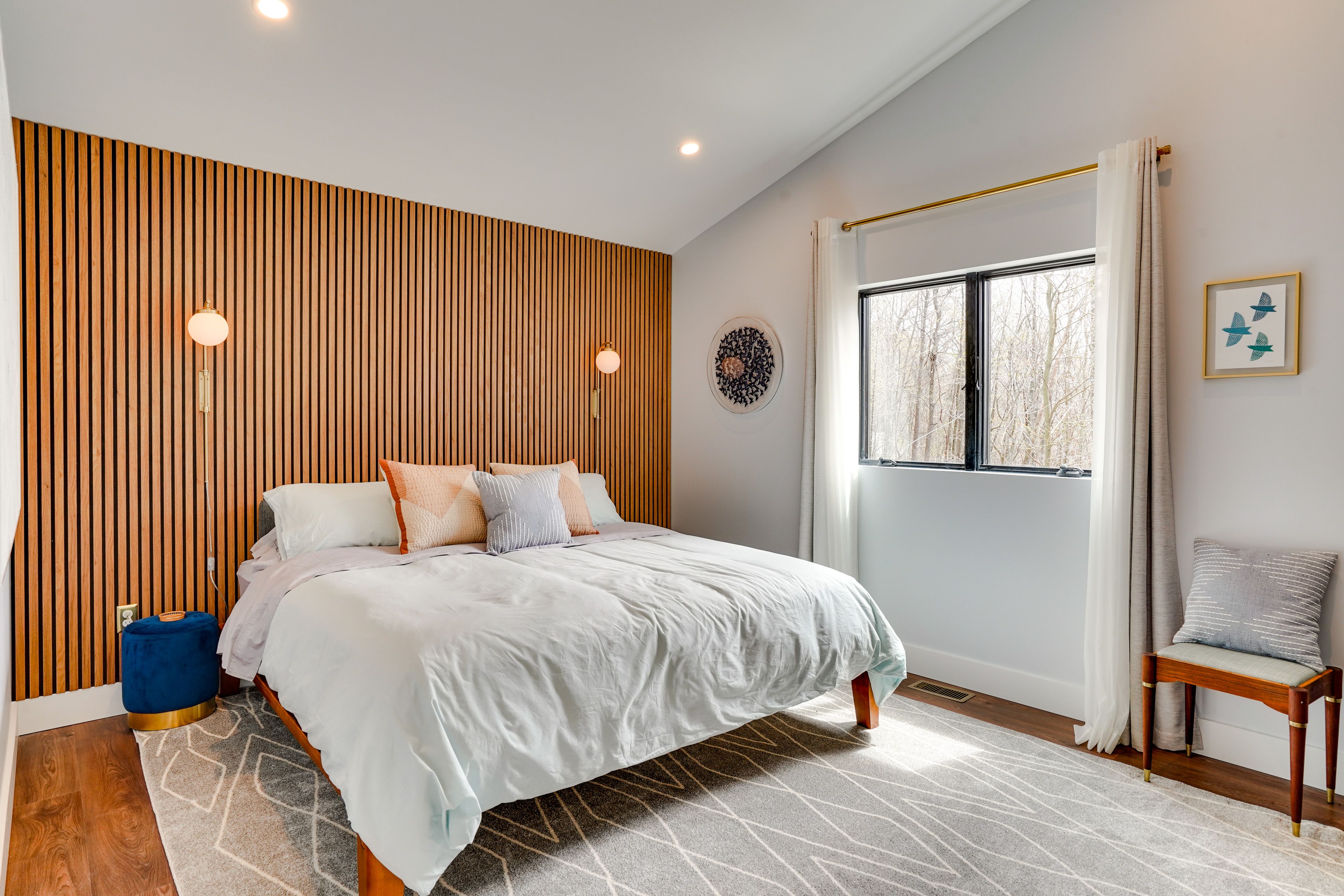 Bedroom 2 | King Bed | 2nd Floor | Smart TV