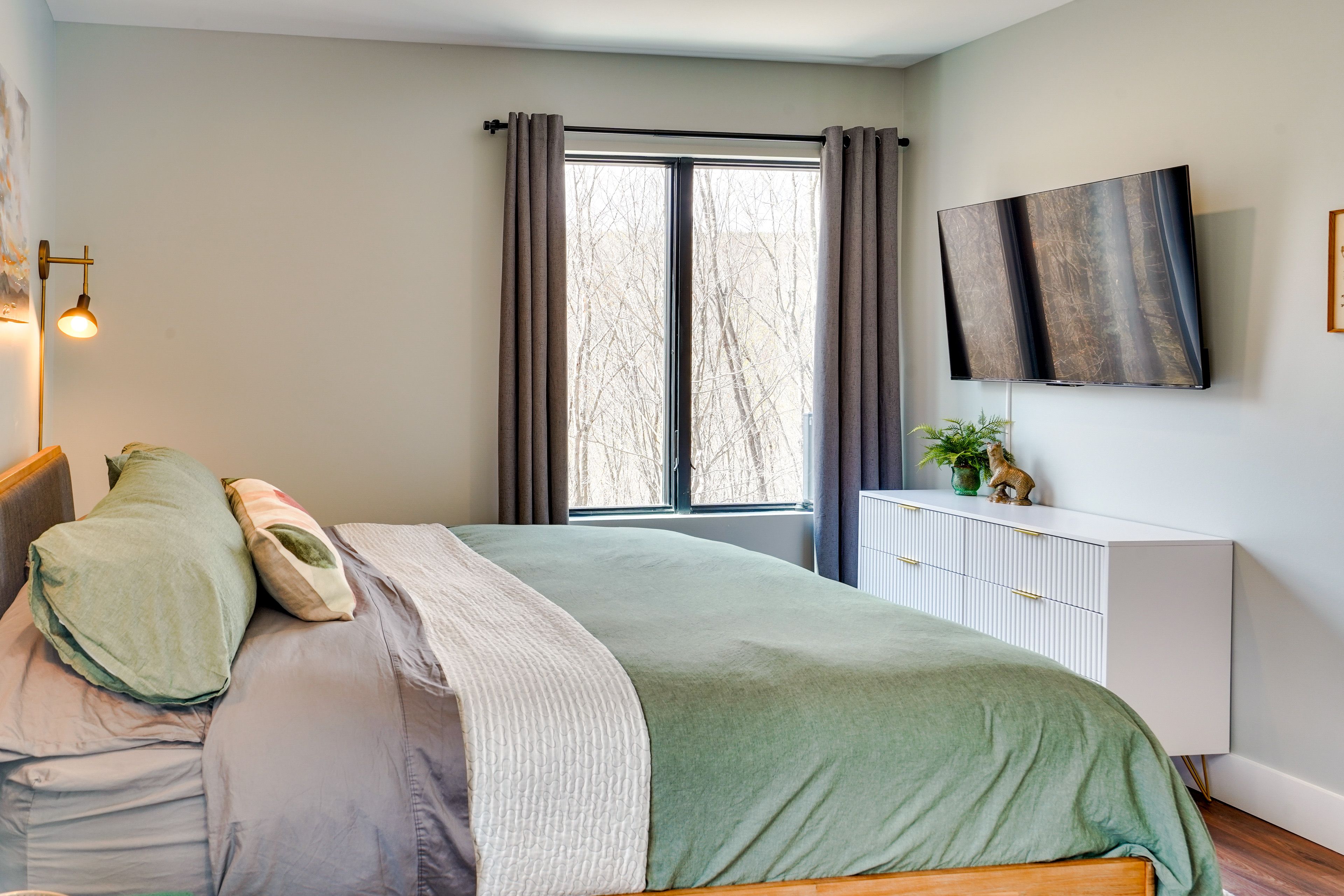 Bedroom 1 | King Bed | 2nd Floor | Linens Provided