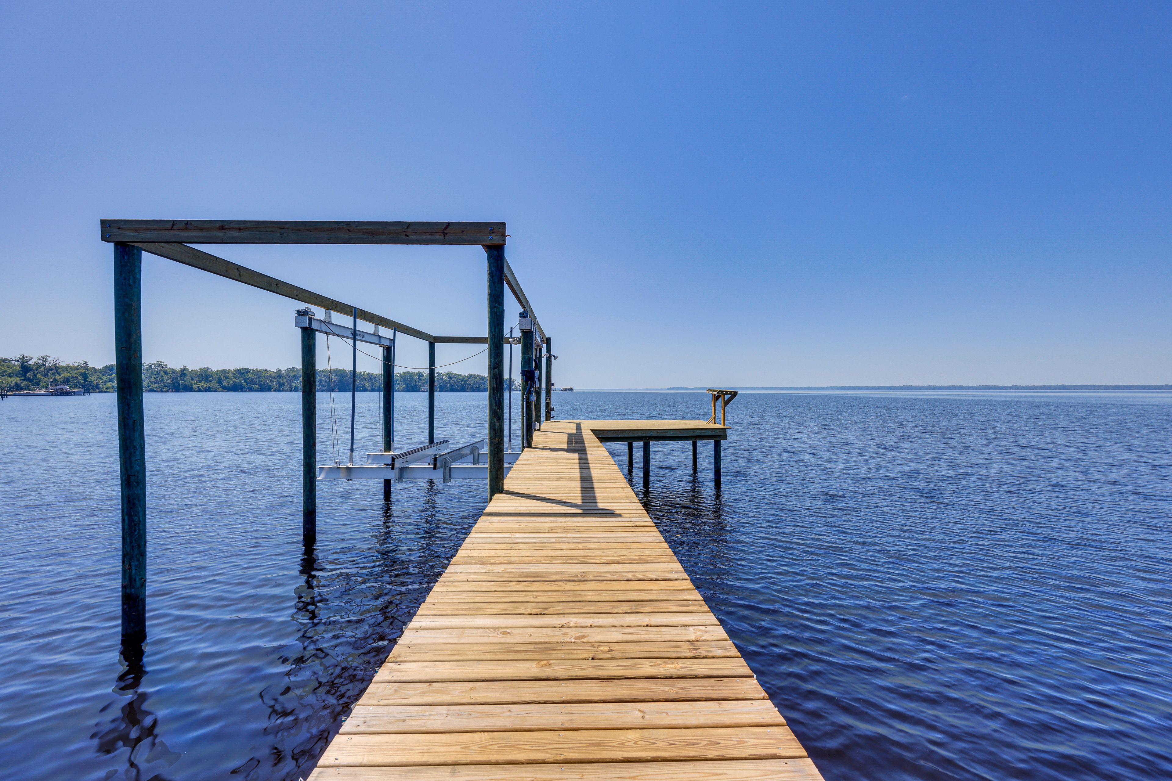 Private Dock | Fish Prep Station