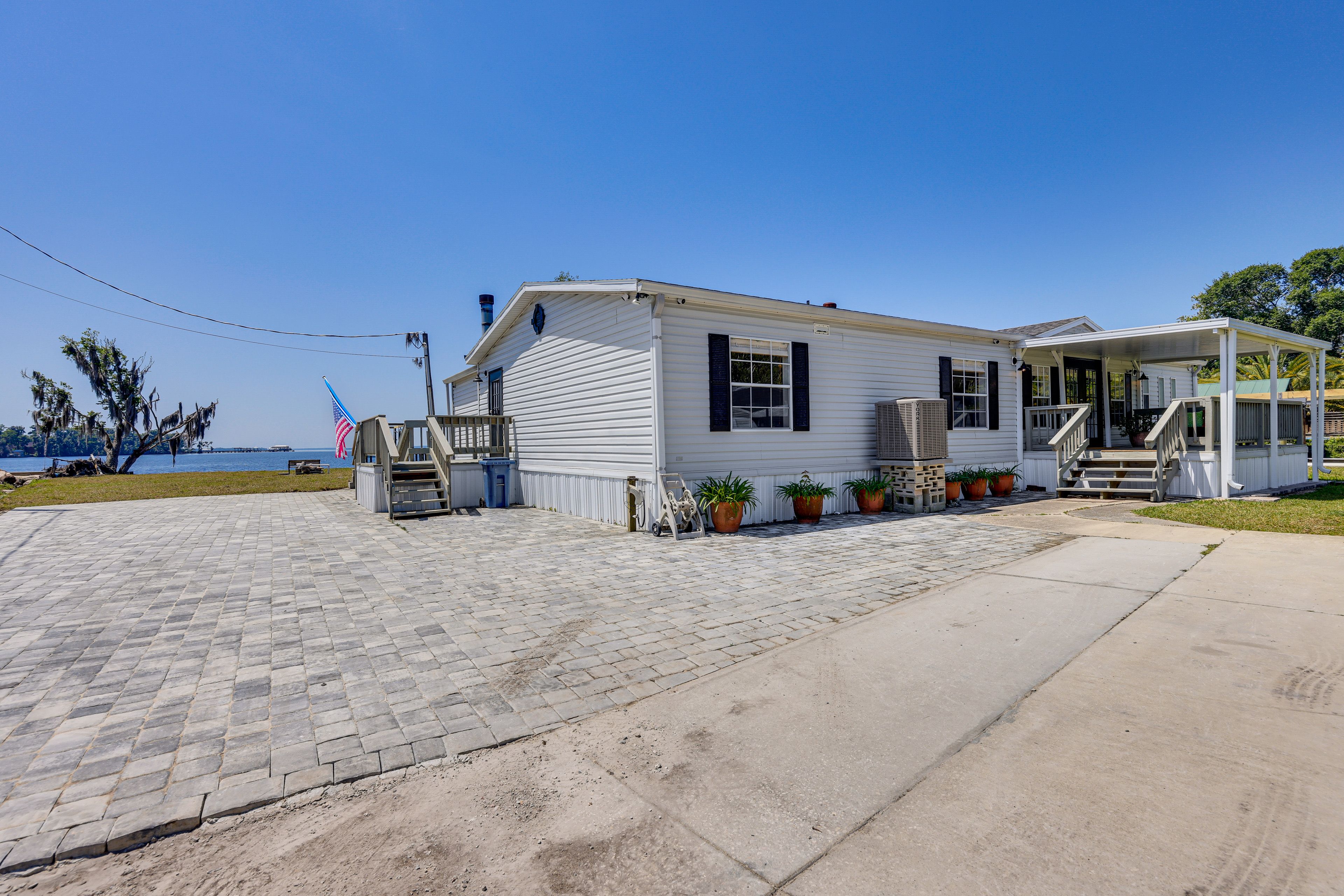 Parking | Driveway (4 Vehicles) | RV/Trailer Parking On-Site