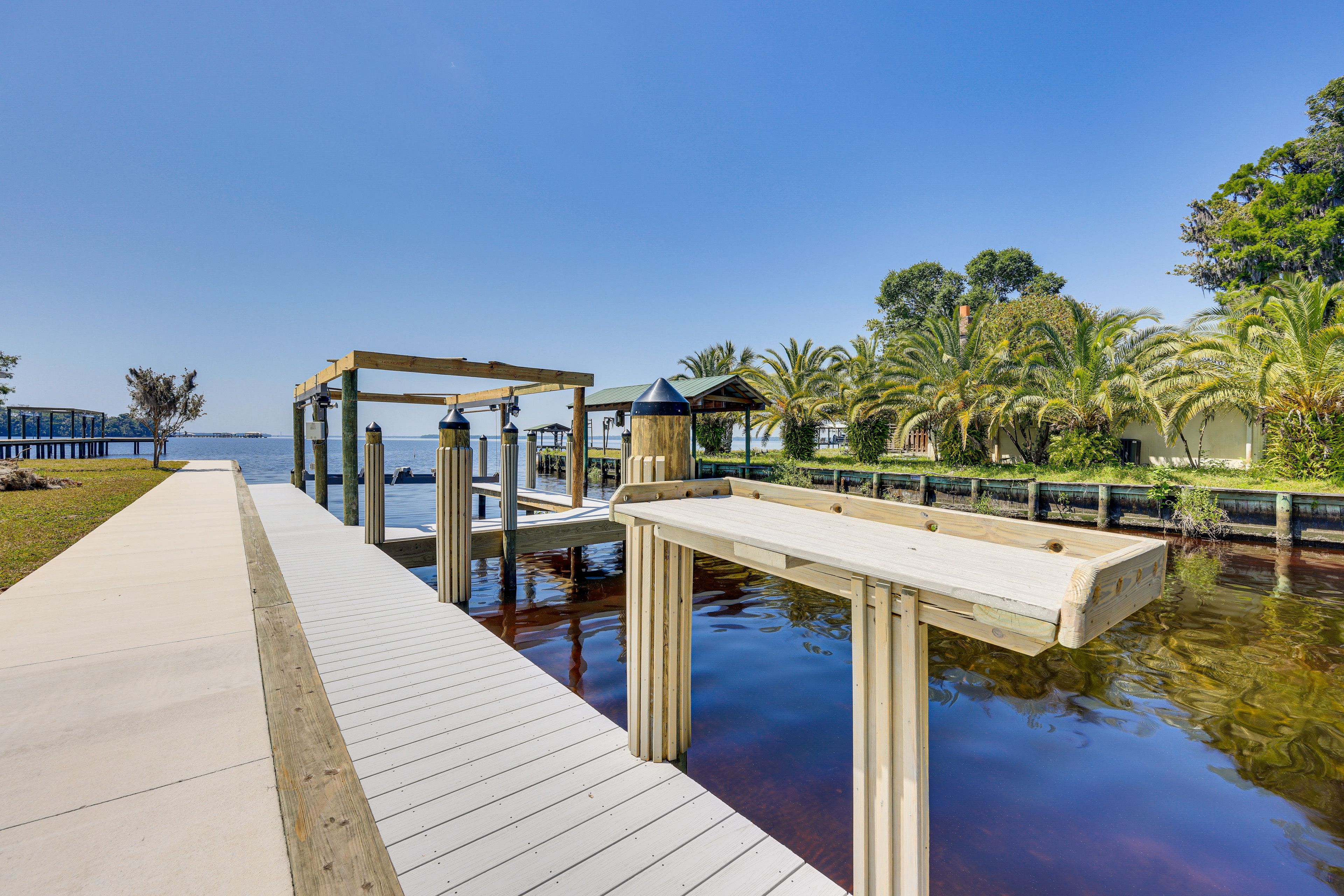 2 Boat Slips | Boat Lift (Accommodates Boats & Jet Skis)