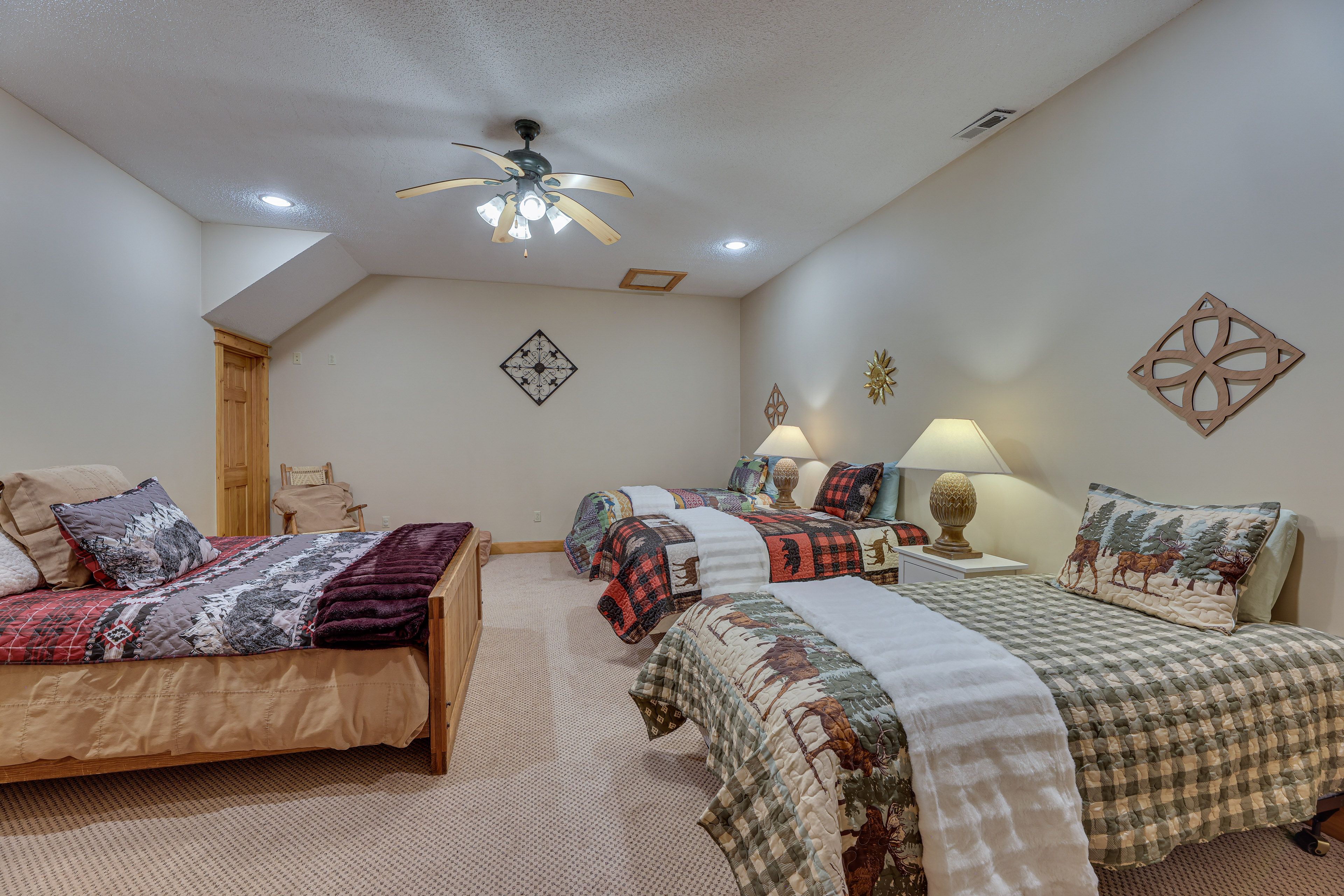 Bedroom 4 | Lower Level | Queen Bed | 3 Twin Beds | Smart TV