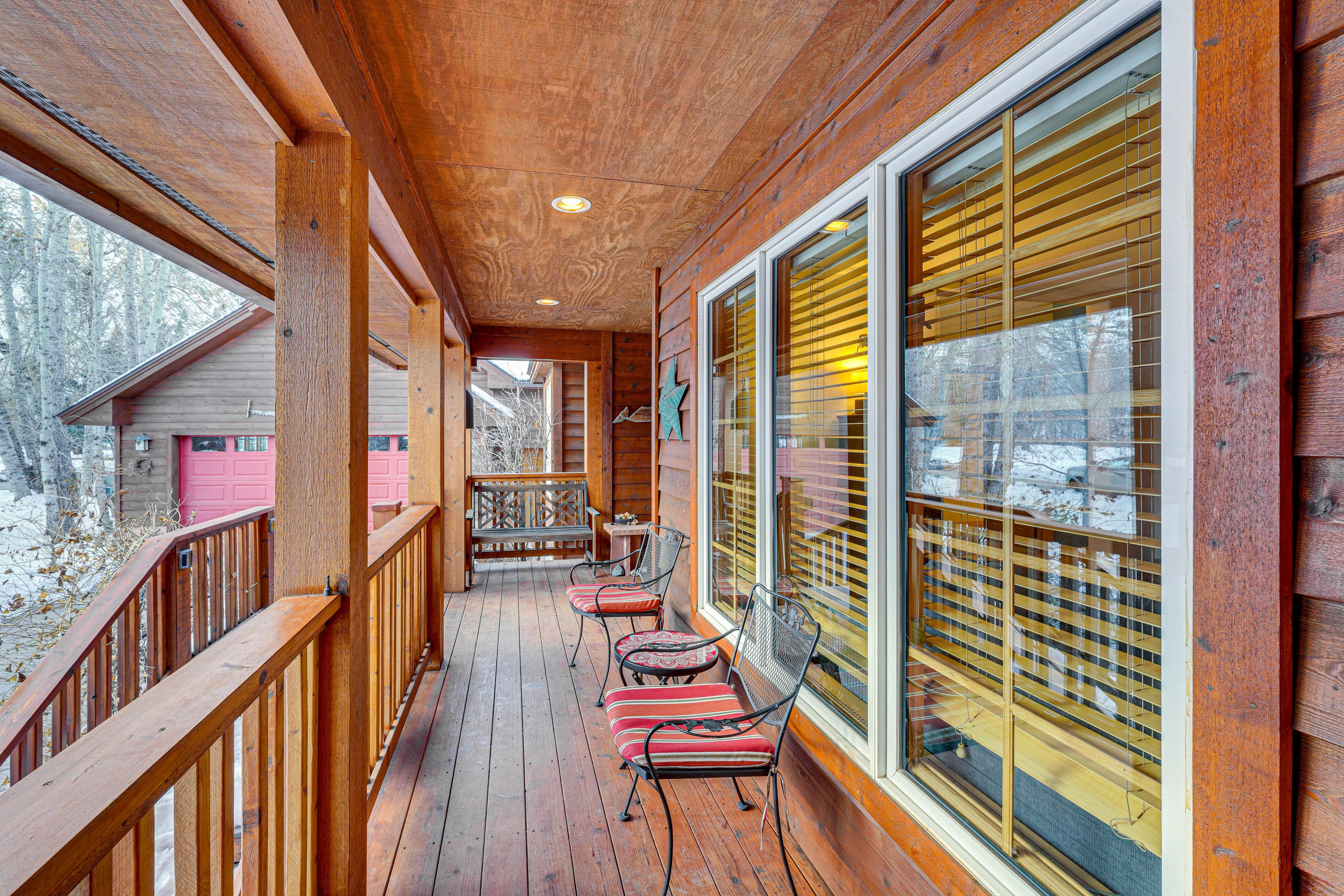 Front Porch | Outdoor Seating