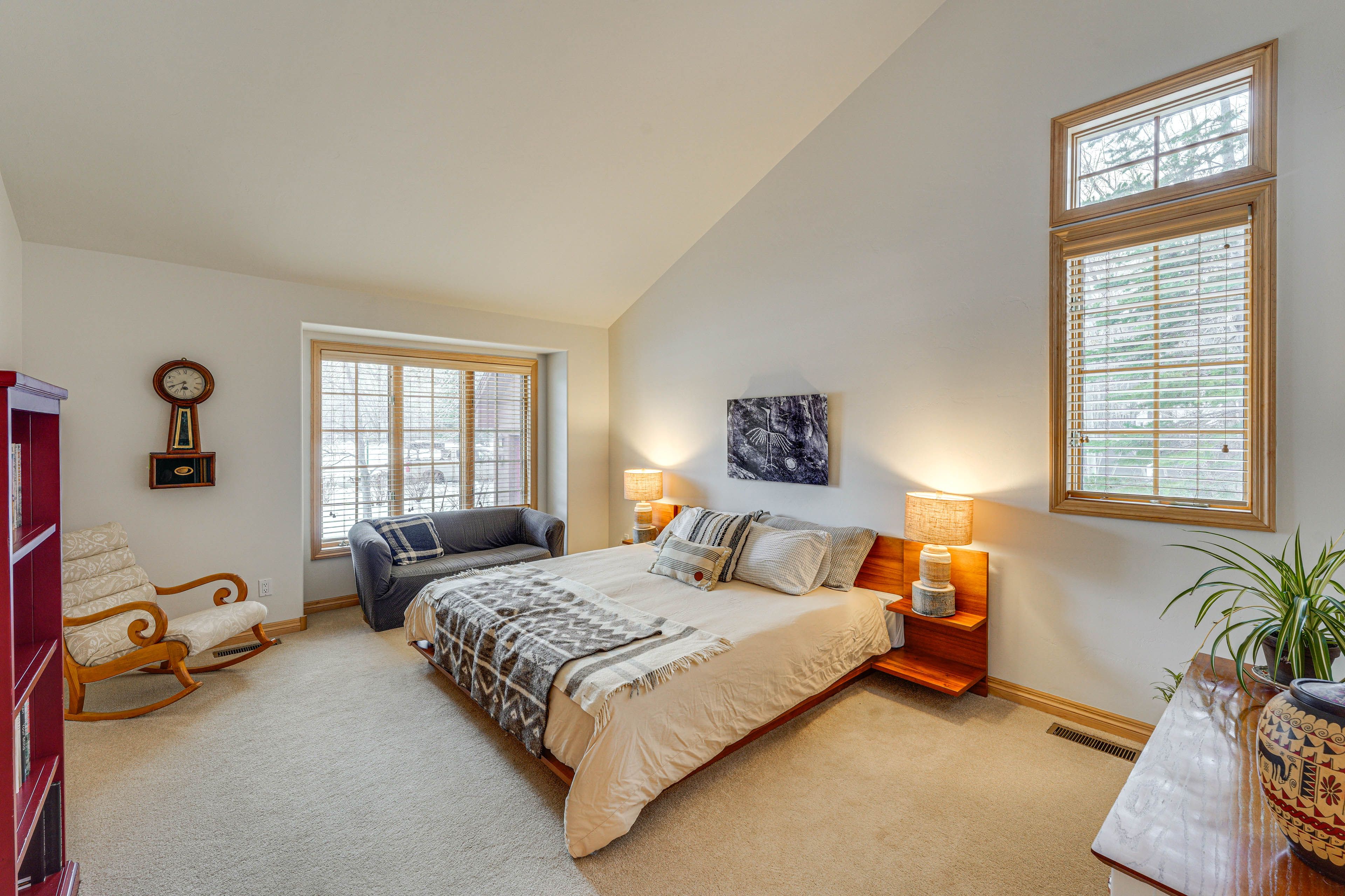 Bedroom 1 | King Bed | 1st Floor
