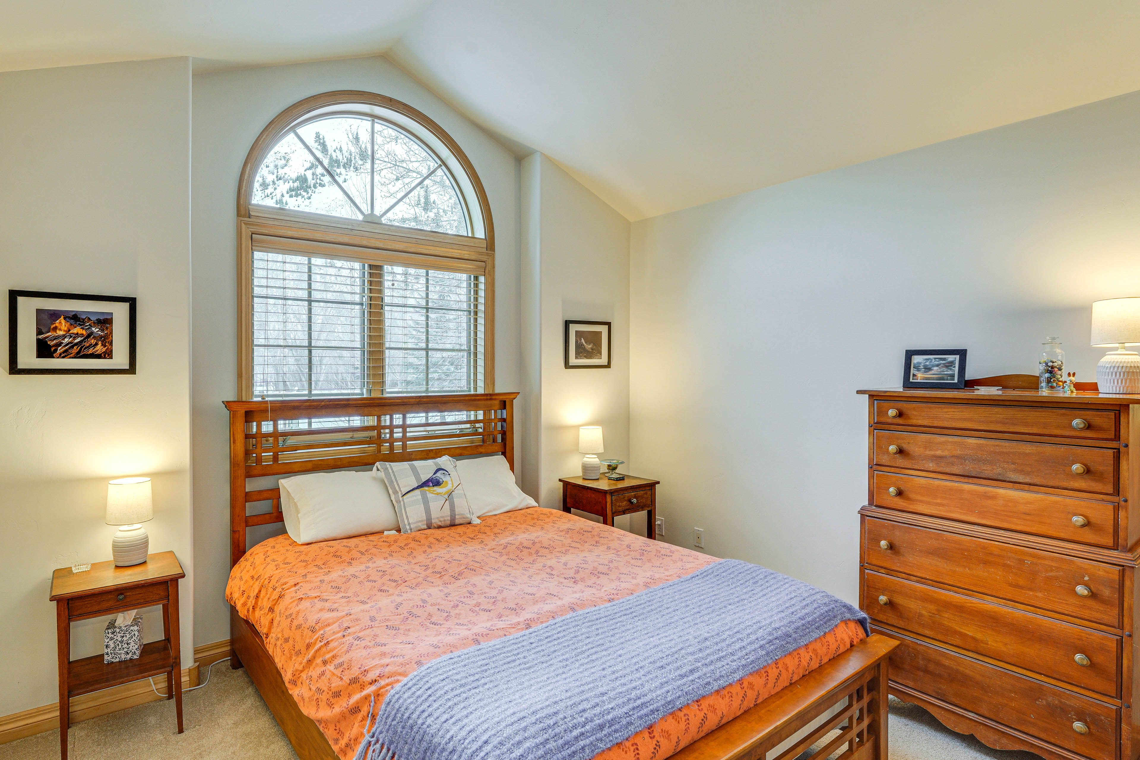 Bedroom 2 | Queen Bed | 2nd Floor