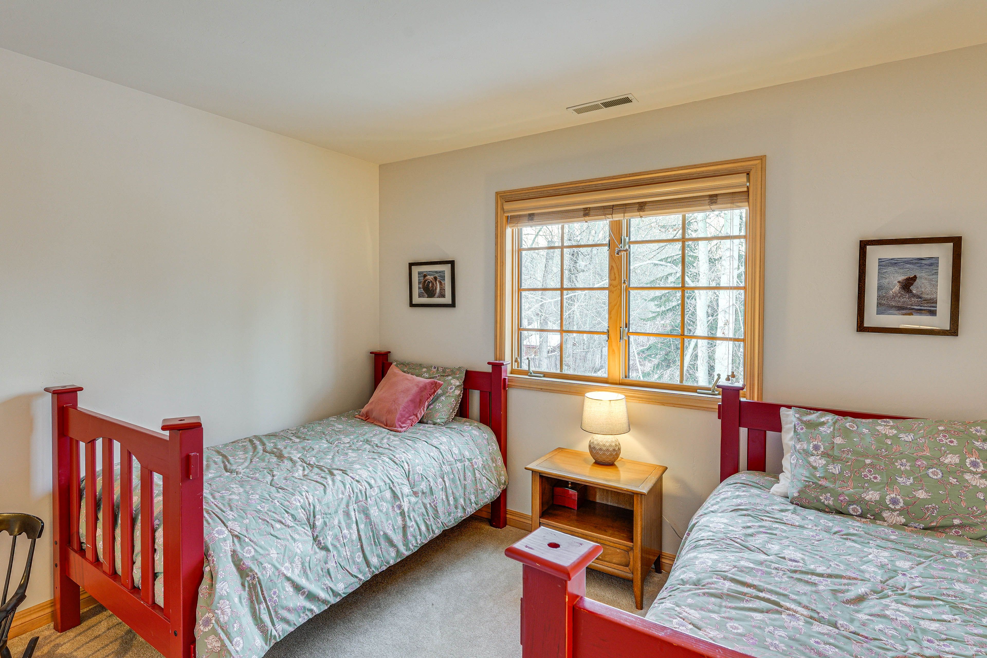 Bedroom 3 | 2 Twin Beds | 2nd Floor