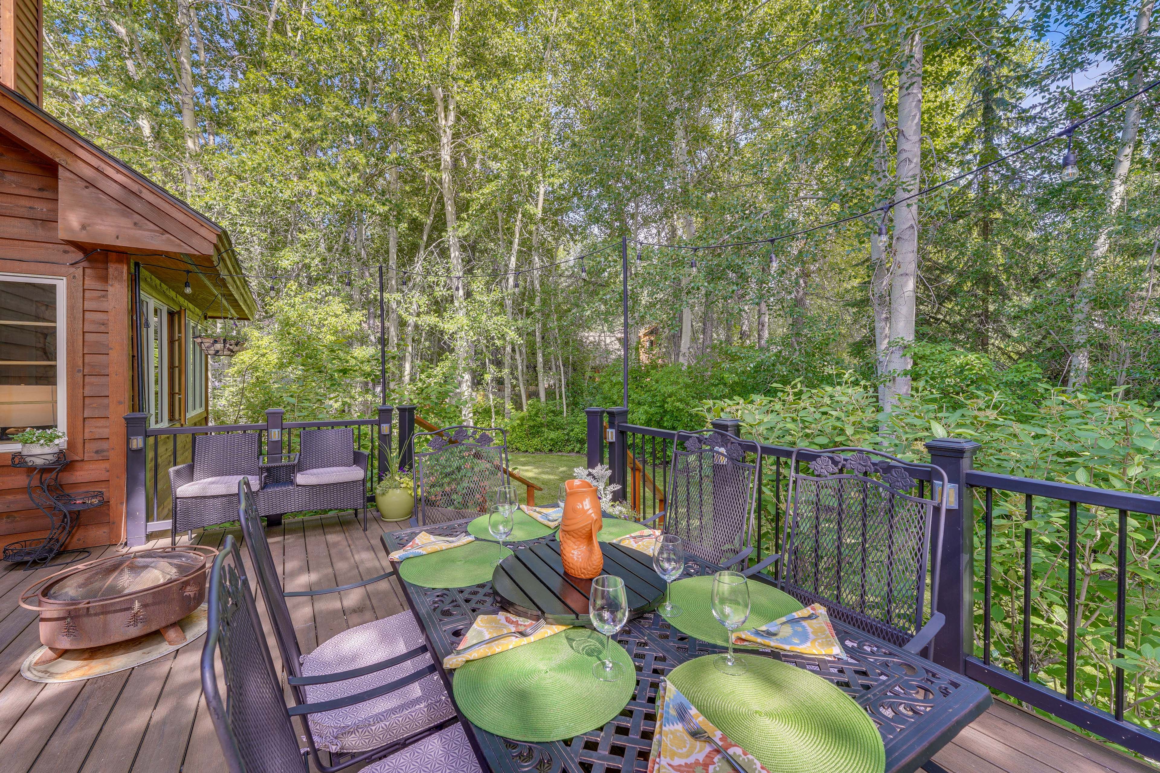 Private Deck | Gas Grill | Outdoor Dining Area