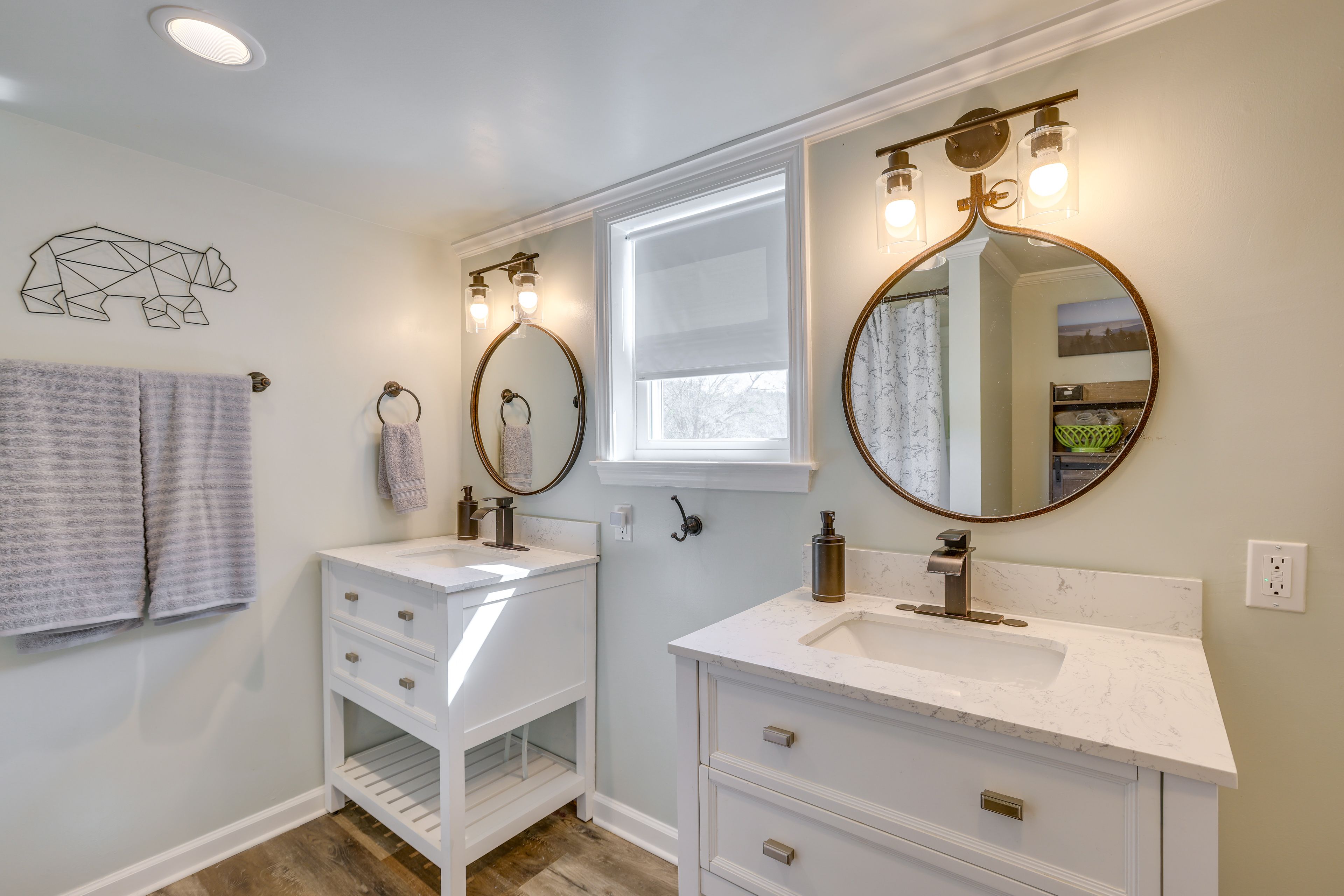 Full Bathroom | Bathtub/Shower | Complimentary Toiletries