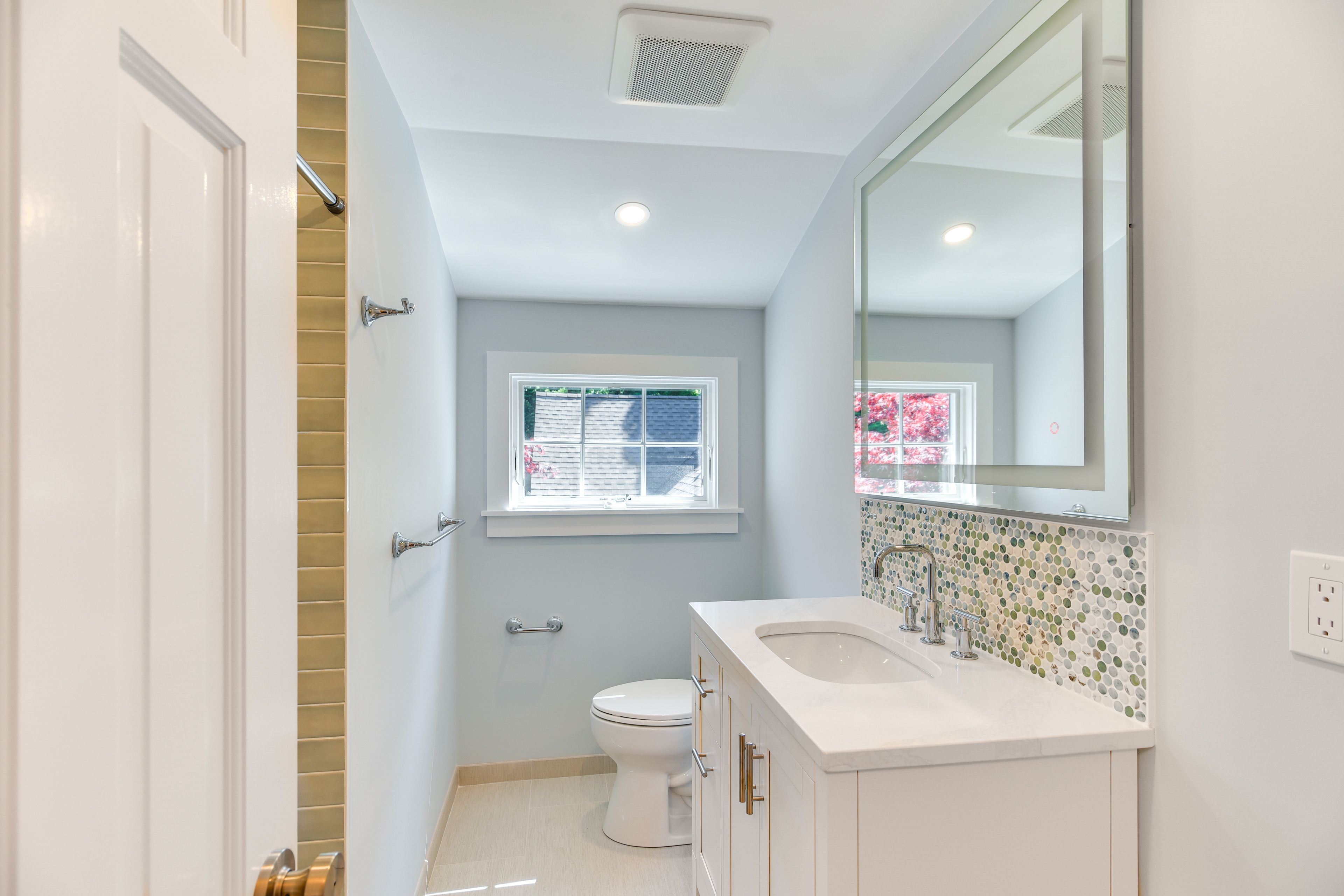 Full Bath | Upper Level