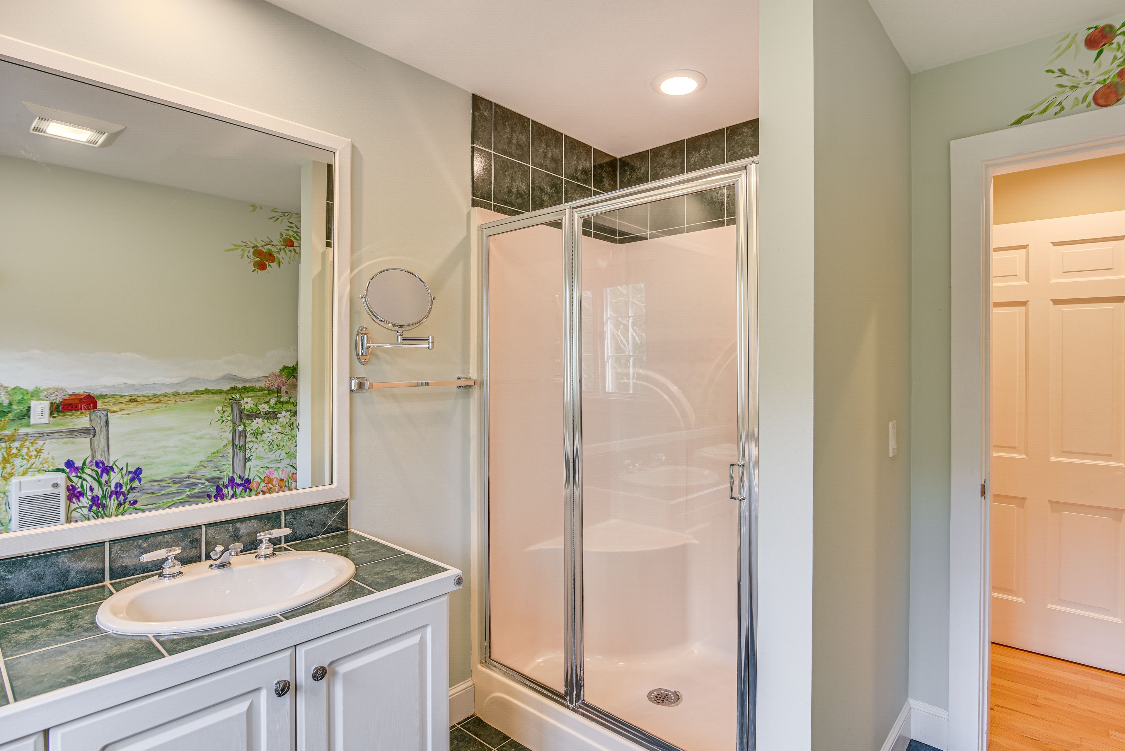 En-Suite Bathroom | Towels | Main Level