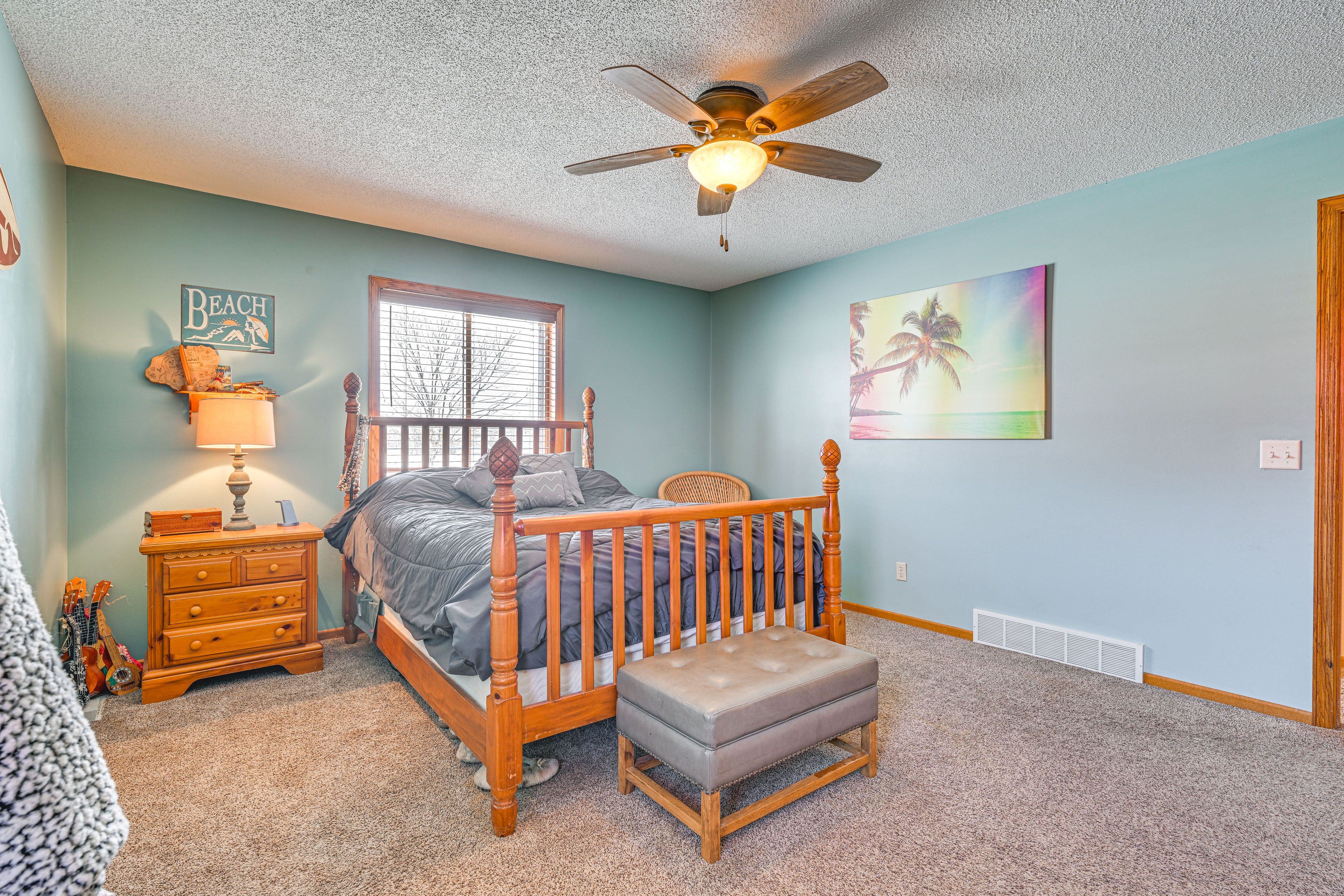 Bedroom 1 | Queen Bed | En-Suite Bathroom | Flat-Screen TV | 2nd Floor