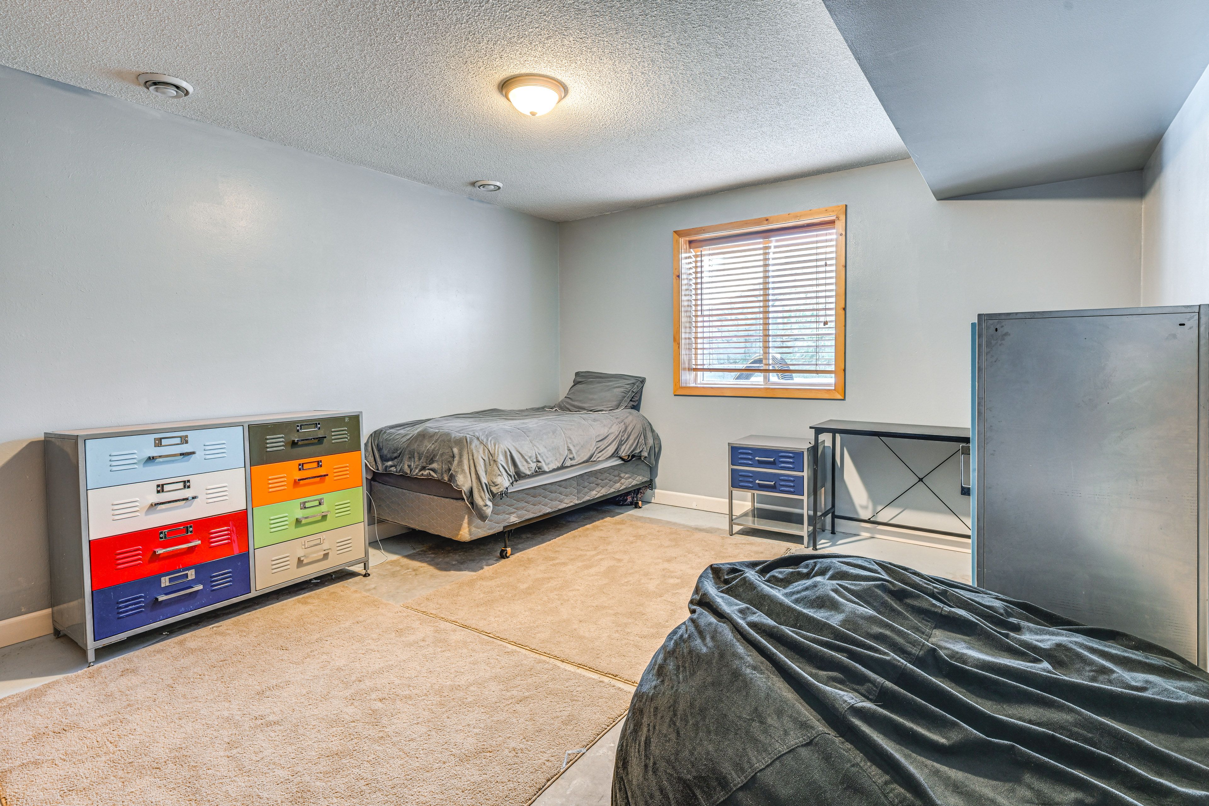 Bedroom 5 | Twin Bed | Workstation | 1st Floor