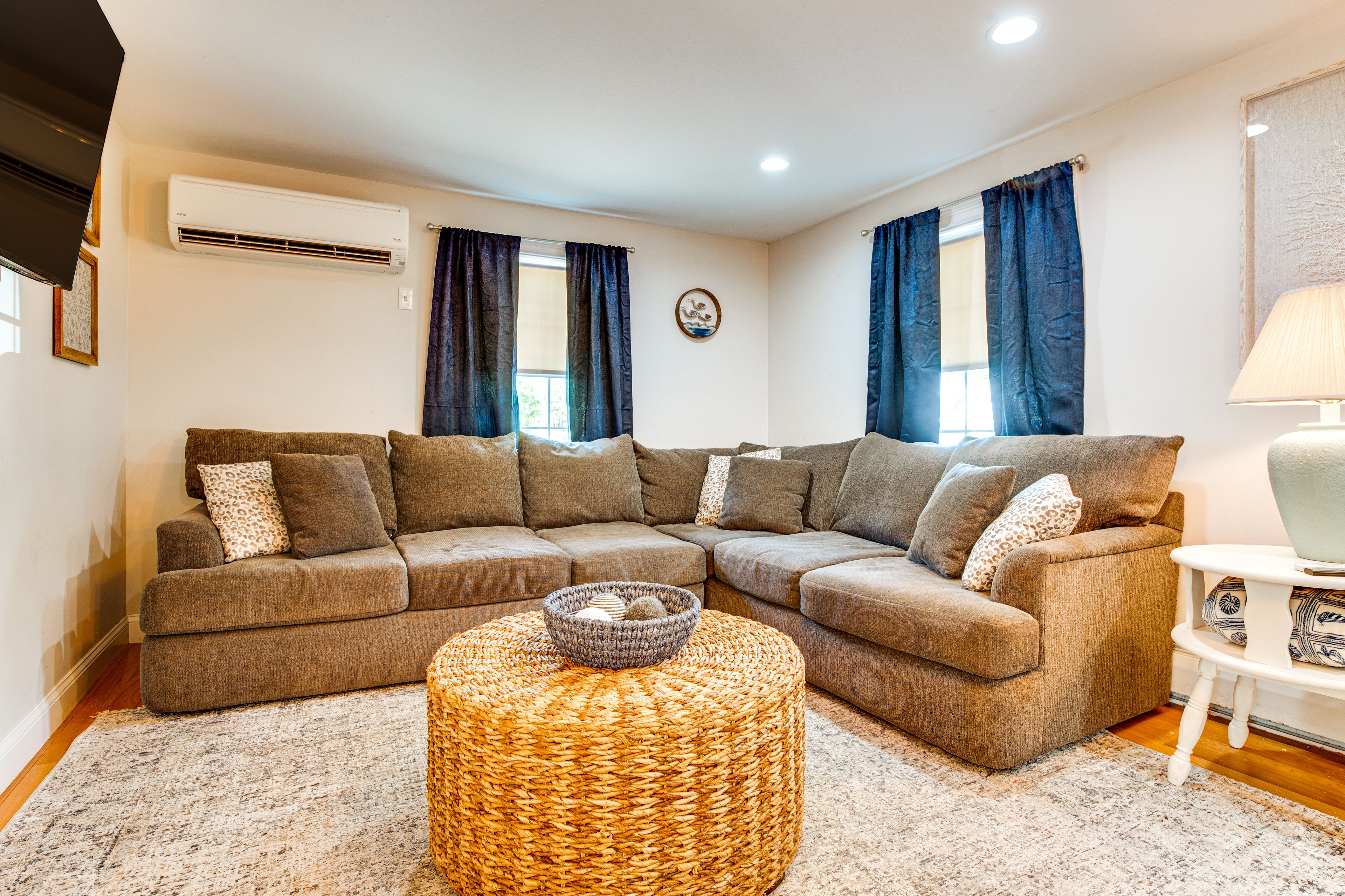 Living Room | Smart TV | Free WiFi | Board Games | 1st Floor