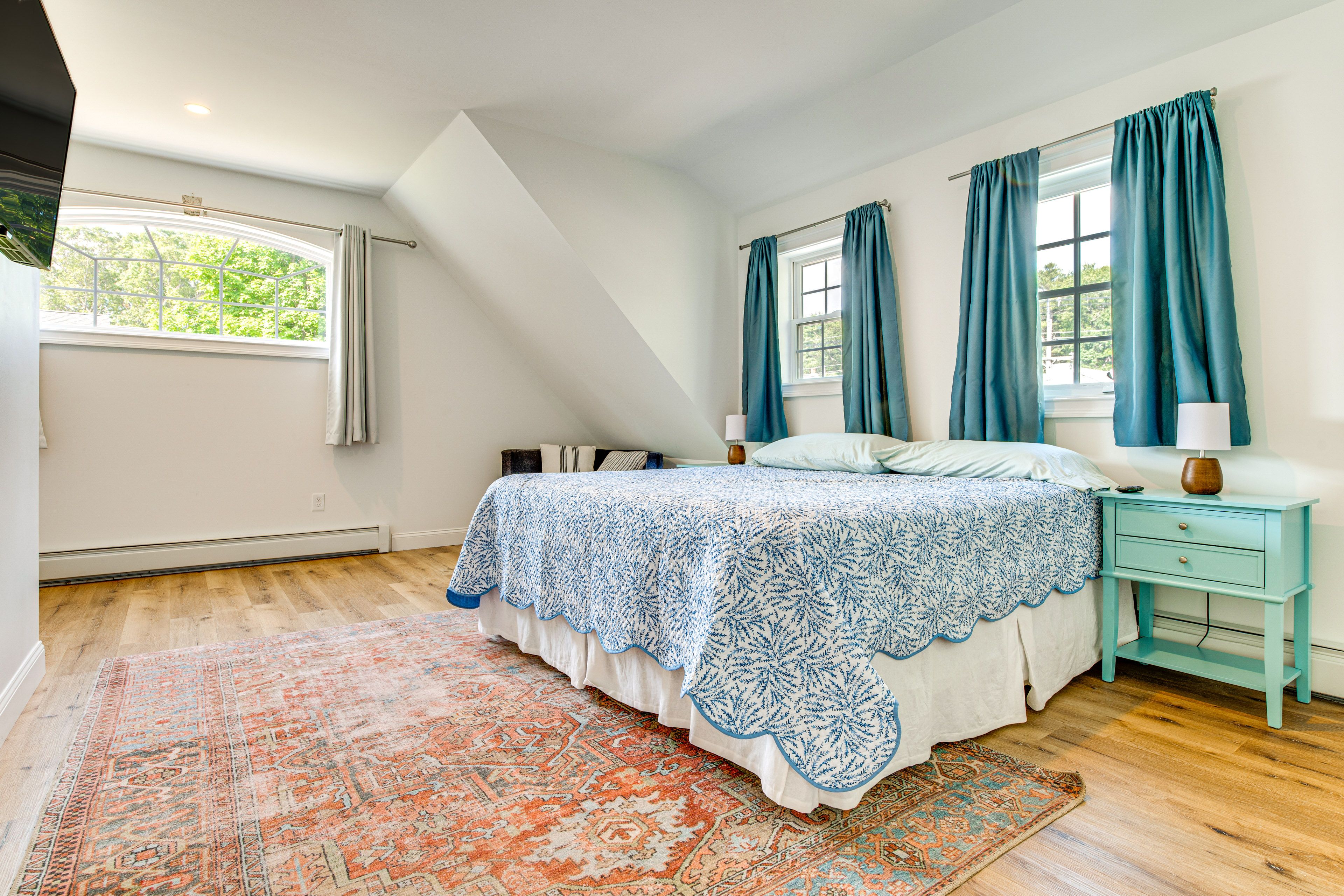 Bedroom 2 | King Bed | Linens Provided | 2nd Floor