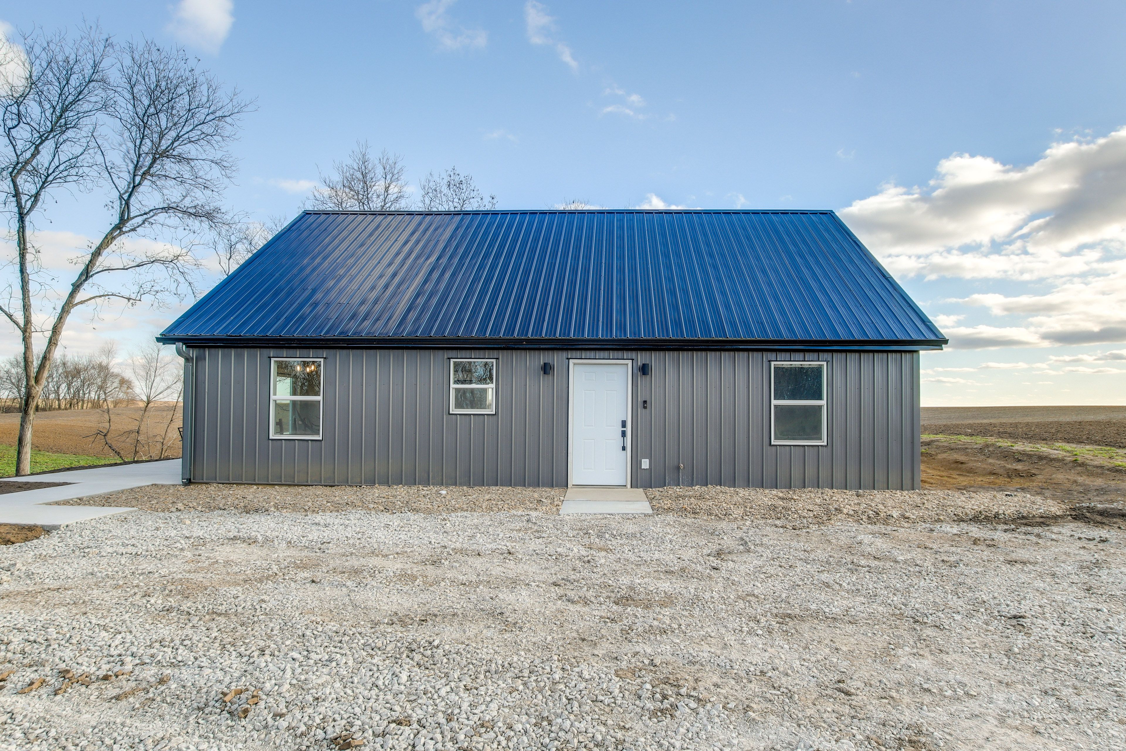 Driveway | Parking for 4 Vehicles | RV/Trailer Parking