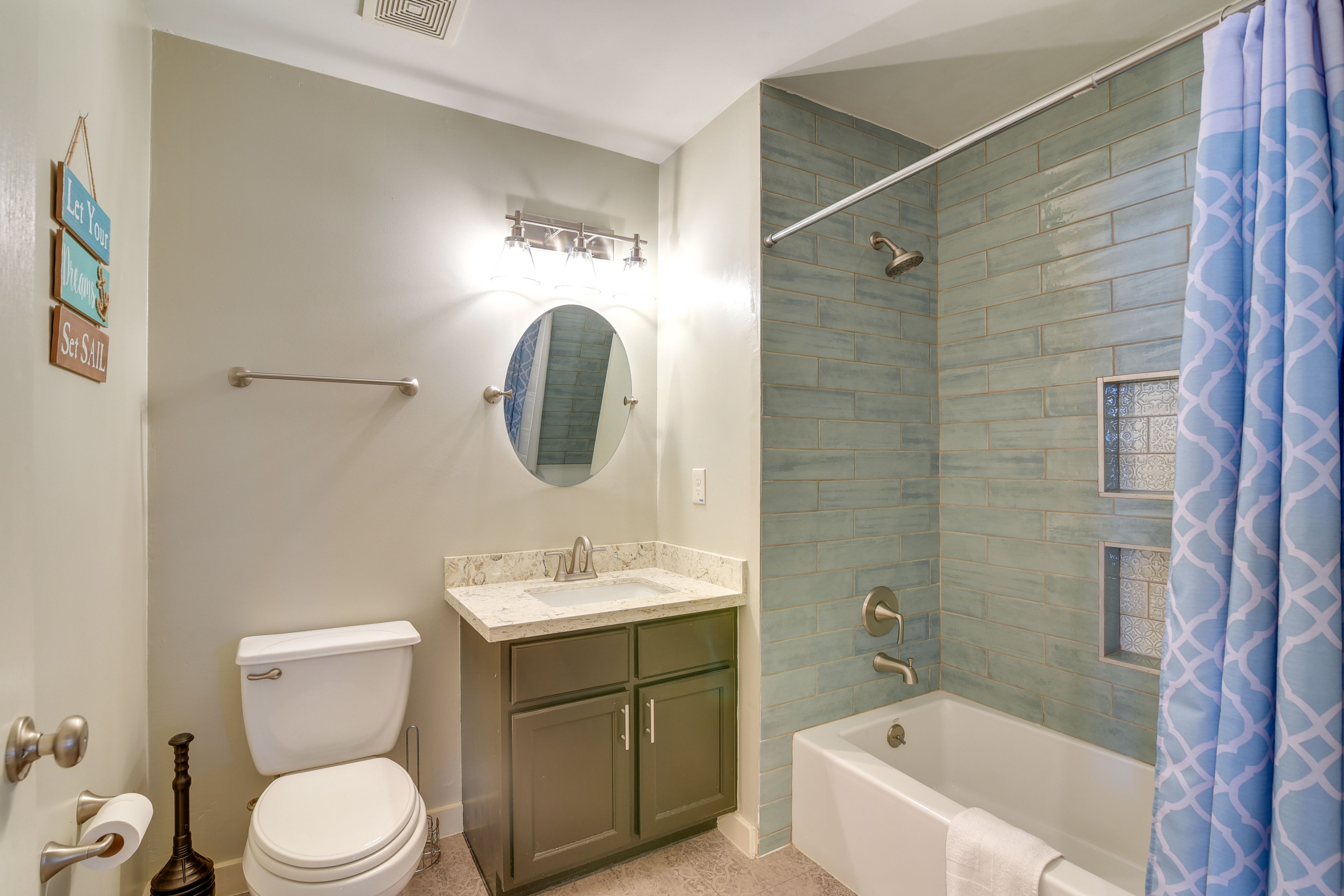 Full Bathroom