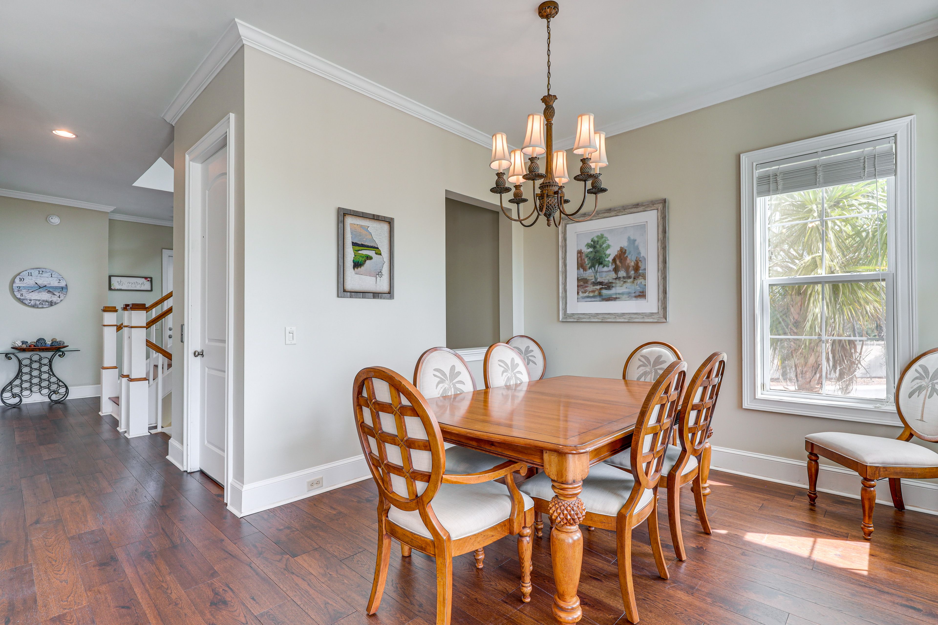 Dining Area | Dishware/Flatware Provided | 2nd Floor
