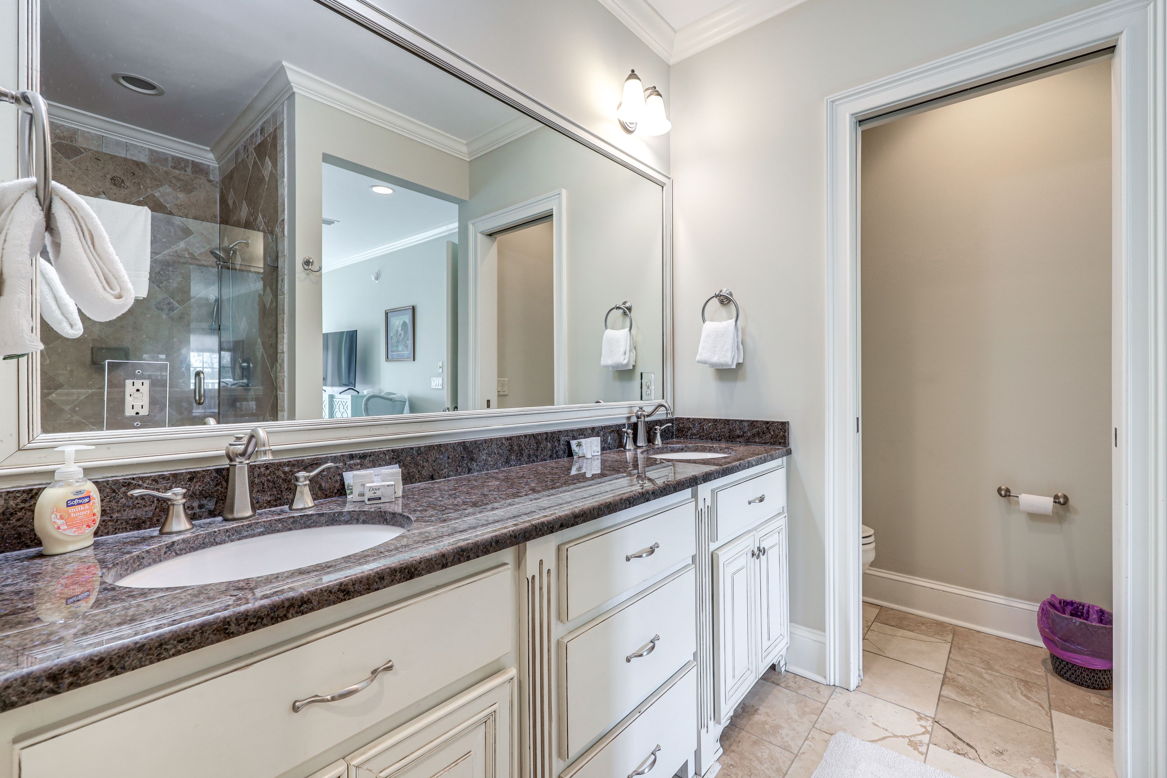 En-Suite Bathroom | Towels Provided | Complimentary Toiletries | 3rd Floor